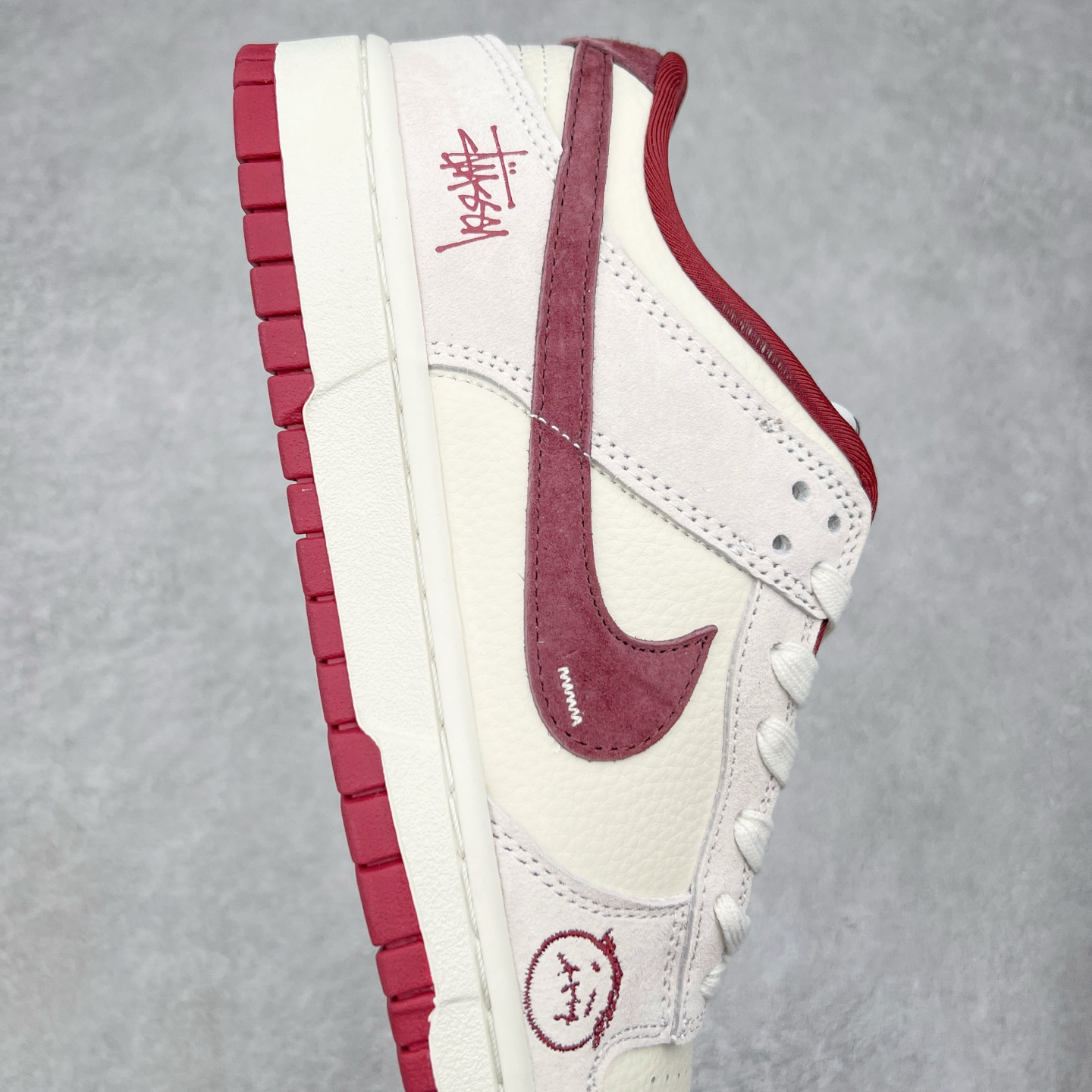 图片[6]-NK Dunk Low 定制配色 KK1333-031 大厂出品 极力推荐 原装头层材料 独家版型蒸餾加工帶來的是更好的视觉和脚感体验大厂纯原品质出货 清洁度 电绣工艺 皮料切割干净无任何毛边 细节完美 尺码：36 36.5 37.5 38 38.5 39 40 40.5 41 42 42.5 43 44 44.5 45-选品中心