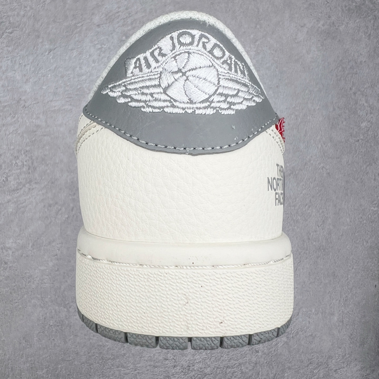 图片[8]-TS x Air Jordan AJ1 Low 倒钩低帮联名定制配色 DIY6188-001 原厂内置气垫魔块 A模大底 头层小牛皮 鞋舌AJ原厂专用牛津布+AJ专用反口珍珠布+原厂无杂质高弹内里海棉+特殊封边弹力鞋带 尺码：36 36.5 37.5 38 38.5 39 40 40.5 41 42 42.5 43 44 44.5 45 46 47.5-选品中心