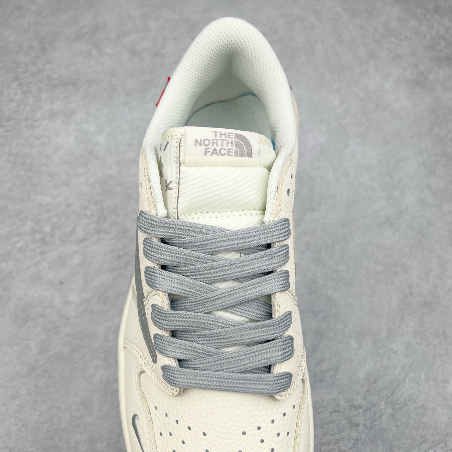 图片[5]-TS x Air Jordan AJ1 Low 倒钩低帮联名定制配色 DIY6188-001 原厂内置气垫魔块 A模大底 头层小牛皮 鞋舌AJ原厂专用牛津布+AJ专用反口珍珠布+原厂无杂质高弹内里海棉+特殊封边弹力鞋带 尺码：36 36.5 37.5 38 38.5 39 40 40.5 41 42 42.5 43 44 44.5 45 46 47.5-选品中心