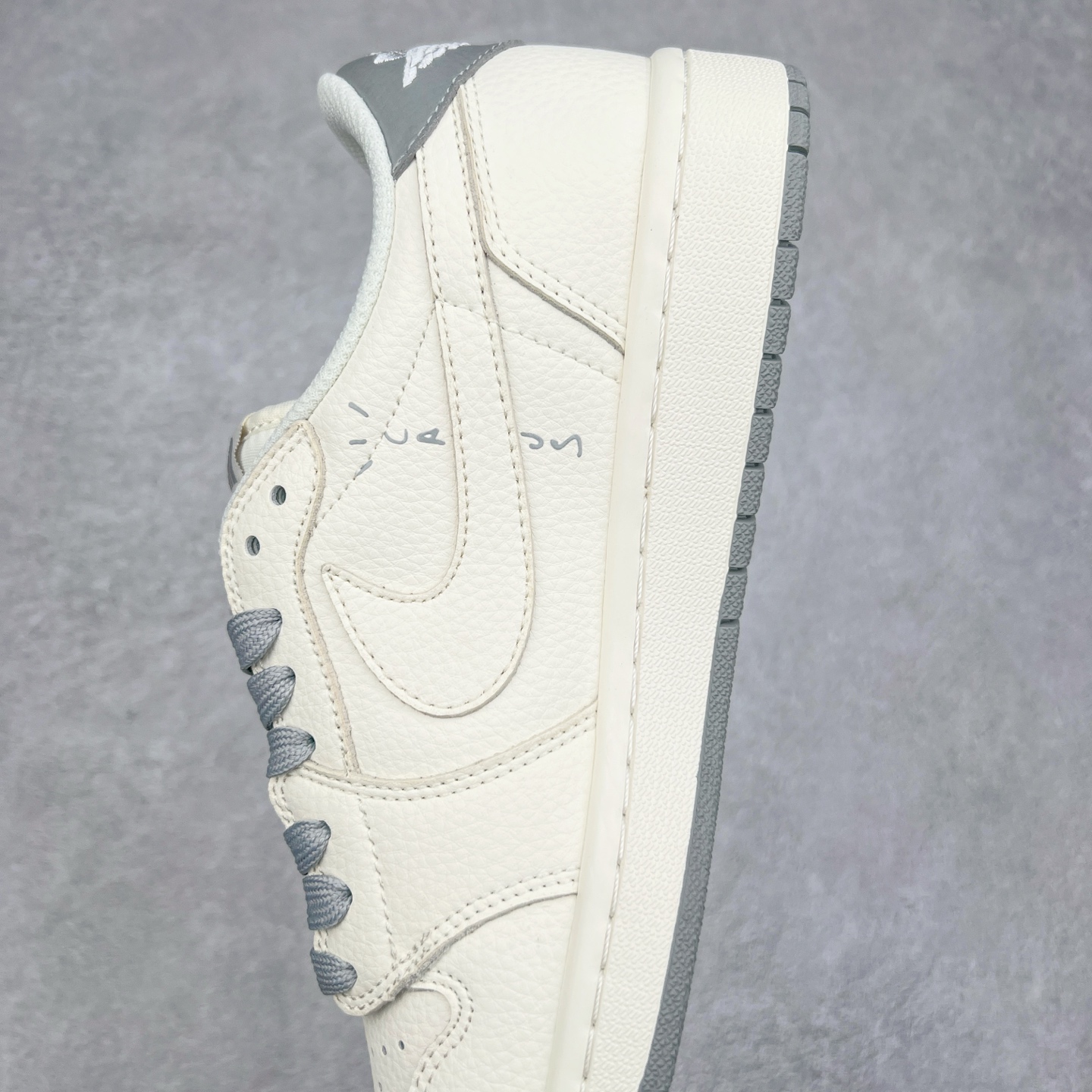 图片[7]-TS x Air Jordan AJ1 Low 倒钩低帮联名定制配色 DIY6188-001 原厂内置气垫魔块 A模大底 头层小牛皮 鞋舌AJ原厂专用牛津布+AJ专用反口珍珠布+原厂无杂质高弹内里海棉+特殊封边弹力鞋带 尺码：36 36.5 37.5 38 38.5 39 40 40.5 41 42 42.5 43 44 44.5 45 46 47.5-选品中心