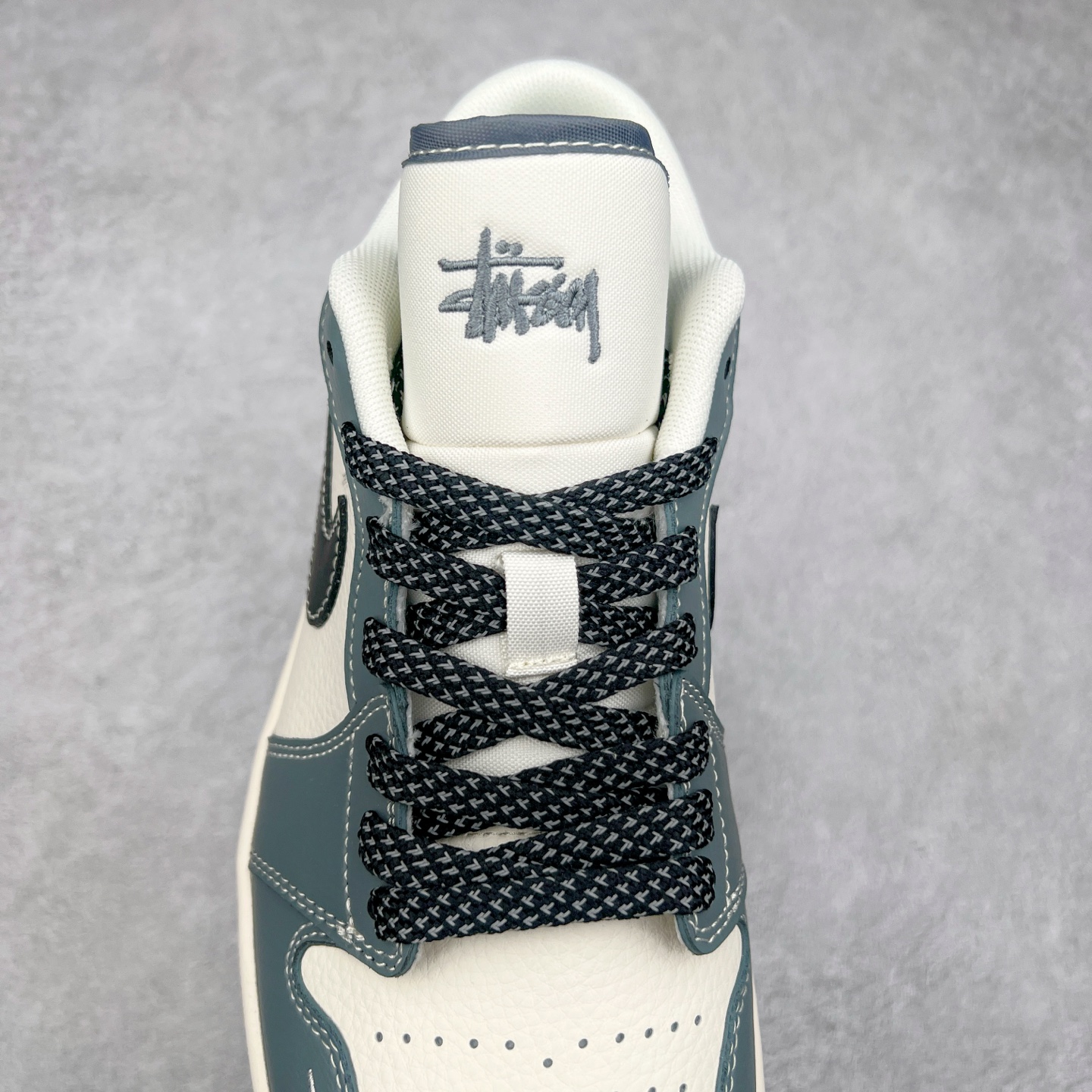 图片[5]-Air Jordan AJ1 Low 低帮定制 XX3318-506 原厂内置气垫魔块 A模大底 头层小牛皮 鞋舌AJ原厂专用牛津布+AJ专用反口珍珠布+原厂无杂质高弹内里海棉+特殊封边弹力鞋带 尺码：36 36.5 37.5 38 38.5 39 40 40.5 41 42 42.5 43 44 44.5 45 46 47.5-选品中心