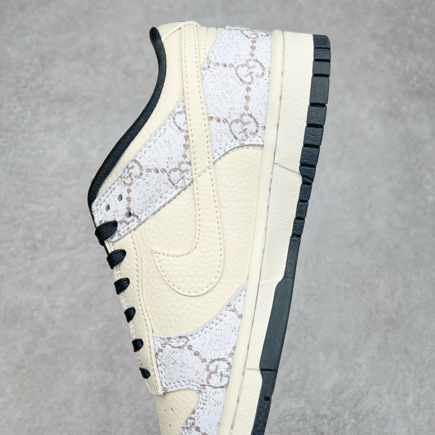 图片[7]-NK Dunk Low 定制配色 LW18118-112 大厂出品 极力推荐 原装头层材料 独家版型蒸餾加工帶來的是更好的视觉和脚感体验大厂纯原品质出货 清洁度 电绣工艺 皮料切割干净无任何毛边 细节完美 尺码：36 36.5 37.5 38 38.5 39 40 40.5 41 42 42.5 43 44 44.5 45-选品中心