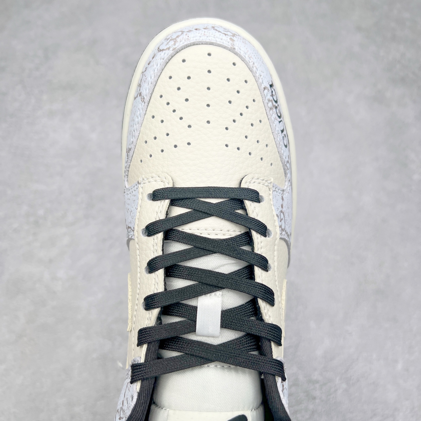 图片[4]-NK Dunk Low 定制配色 LW18118-112 大厂出品 极力推荐 原装头层材料 独家版型蒸餾加工帶來的是更好的视觉和脚感体验大厂纯原品质出货 清洁度 电绣工艺 皮料切割干净无任何毛边 细节完美 尺码：36 36.5 37.5 38 38.5 39 40 40.5 41 42 42.5 43 44 44.5 45-选品中心