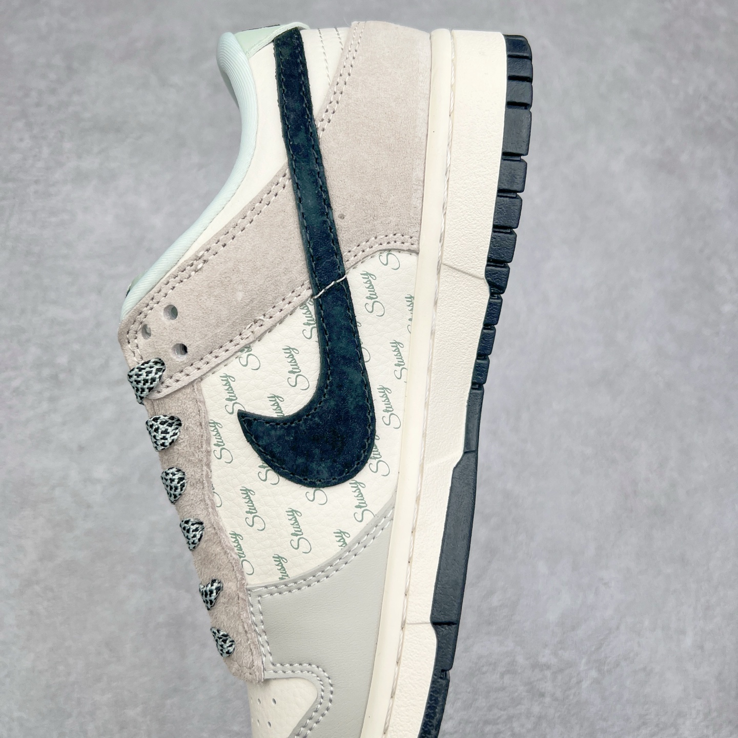 图片[7]-NK Dunk Low 定制配色 XX2025-901 大厂出品 极力推荐 原装头层材料 独家版型蒸餾加工帶來的是更好的视觉和脚感体验大厂纯原品质出货 清洁度 电绣工艺 皮料切割干净无任何毛边 细节完美 尺码：36 36.5 37.5 38 38.5 39 40 40.5 41 42 42.5 43 44 44.5 45-选品中心