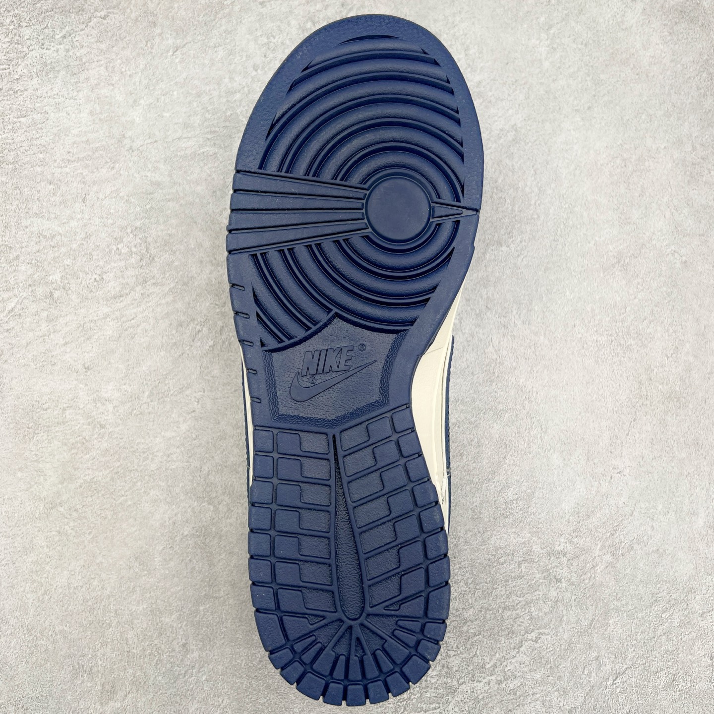 图片[9]-NK Dunk Low 定制配色 YC5066-262 大厂出品 极力推荐 原装头层材料 独家版型蒸餾加工帶來的是更好的视觉和脚感体验大厂纯原品质出货 清洁度 电绣工艺 皮料切割干净无任何毛边 细节完美 尺码：36 36.5 37.5 38 38.5 39 40 40.5 41 42 42.5 43 44 44.5 45-选品中心