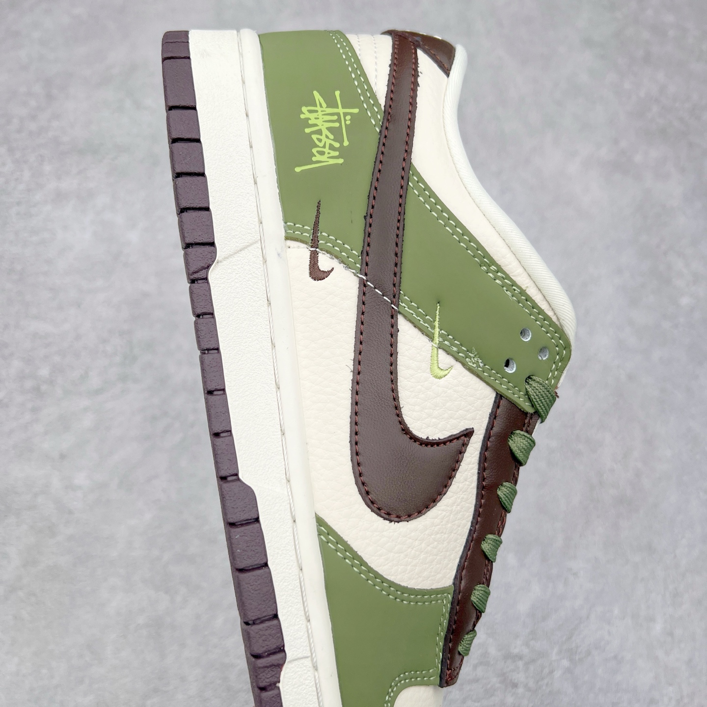 图片[6]-NK Dunk Low 定制配色 KK1333-020 大厂出品 极力推荐 原装头层材料 独家版型蒸餾加工帶來的是更好的视觉和脚感体验大厂纯原品质出货 清洁度 电绣工艺 皮料切割干净无任何毛边 细节完美 尺码：36 36.5 37.5 38 38.5 39 40 40.5 41 42 42.5 43 44 44.5 45-选品中心