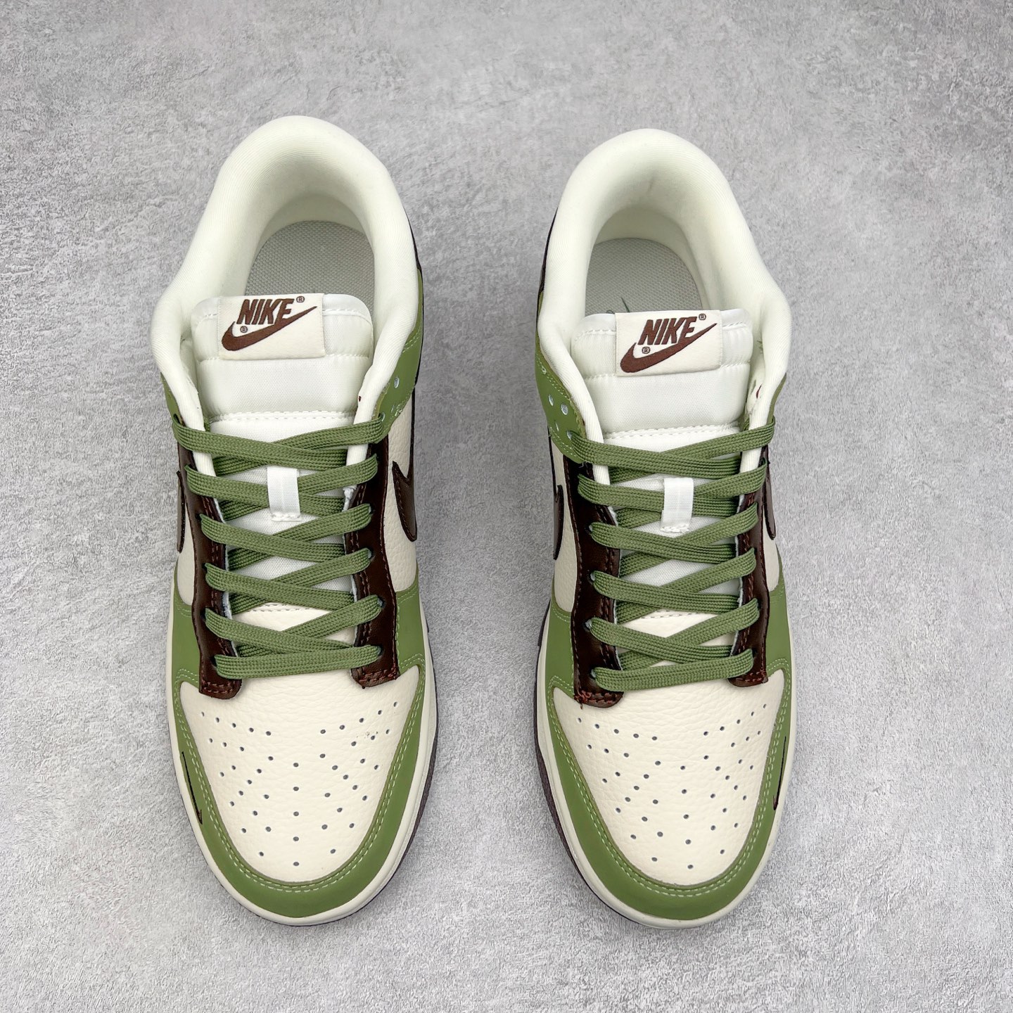 图片[2]-NK Dunk Low 定制配色 KK1333-020 大厂出品 极力推荐 原装头层材料 独家版型蒸餾加工帶來的是更好的视觉和脚感体验大厂纯原品质出货 清洁度 电绣工艺 皮料切割干净无任何毛边 细节完美 尺码：36 36.5 37.5 38 38.5 39 40 40.5 41 42 42.5 43 44 44.5 45-选品中心