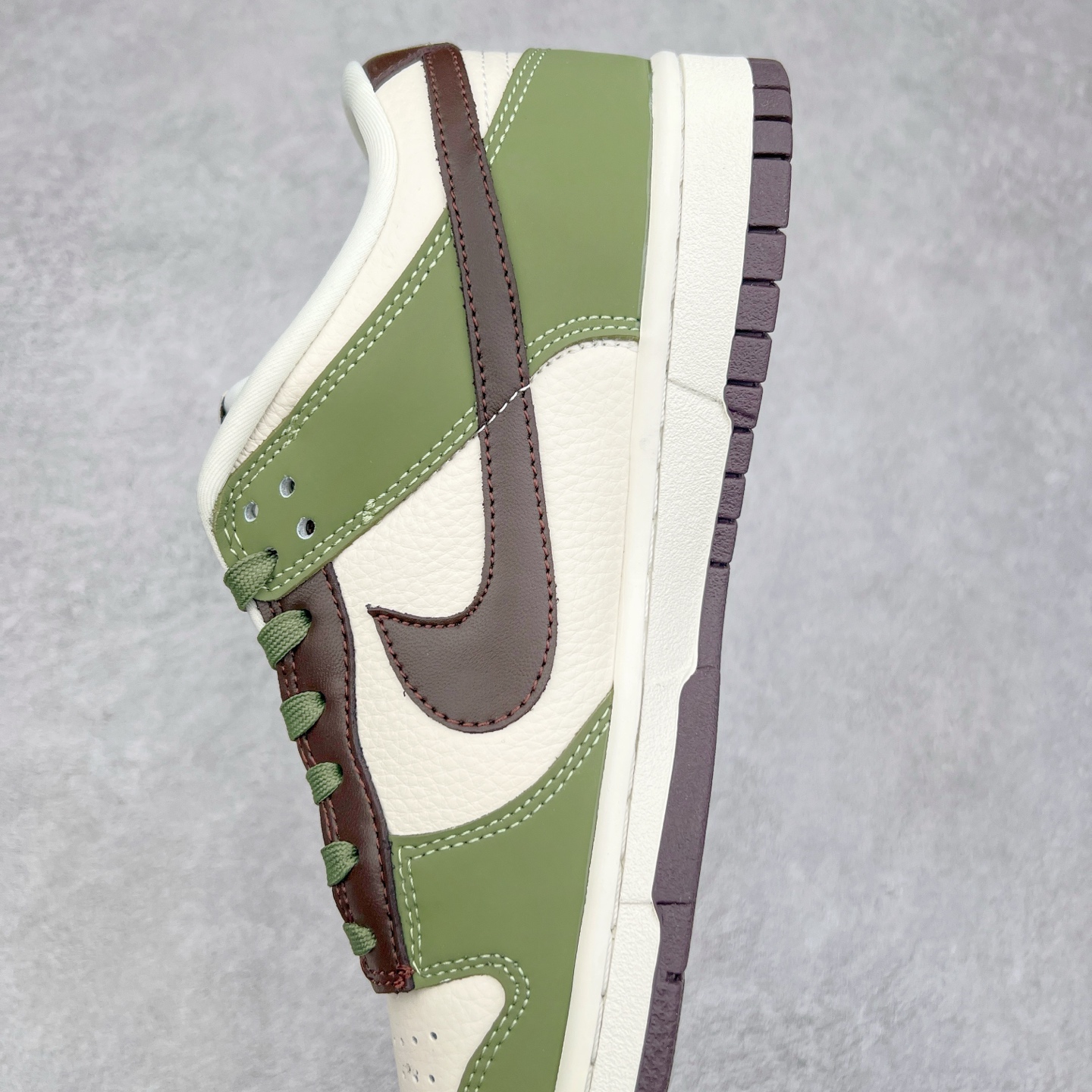 图片[7]-NK Dunk Low 定制配色 KK1333-020 大厂出品 极力推荐 原装头层材料 独家版型蒸餾加工帶來的是更好的视觉和脚感体验大厂纯原品质出货 清洁度 电绣工艺 皮料切割干净无任何毛边 细节完美 尺码：36 36.5 37.5 38 38.5 39 40 40.5 41 42 42.5 43 44 44.5 45-选品中心