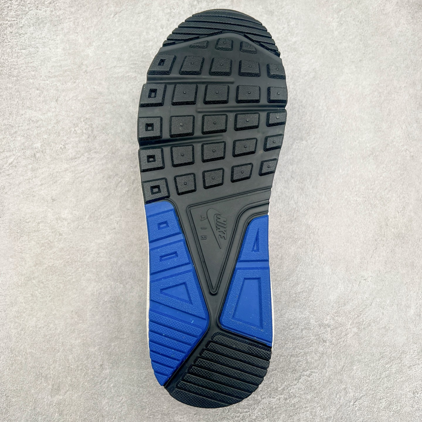 图片[9]-NK Air Max Correlate 关联系列低帮气垫百搭休闲运动慢跑鞋 511417-016 选用网眼鞋面 脚感舒适透气 鞋舌、鞋侧及后跟处饰有品牌标识 简约大气又时尚 采用经典系带开合方式 可自由调节松紧度 泡棉中底搭载Max Air气垫 具有良好的回弹性及缓震性能 橡胶外底可防滑耐磨 提升抓地力 尺码：36 36.5 37.5 38 38.5 39 40 40.5 41 42-选品中心