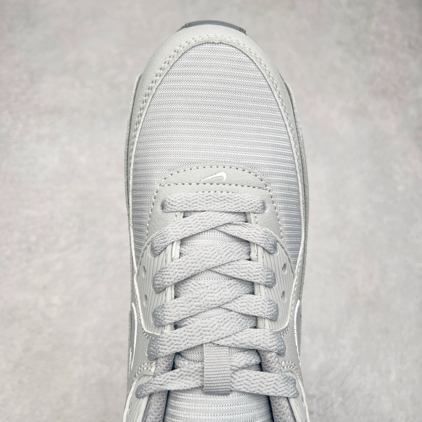 图片[4]-＃MX版 NK Air MAX 90 气垫复古减震跑步鞋 FJ4218-002 经典重温 独家陆续补货 外单专供大厂出品 品质稳定 一百余色 终端操作 Air Max 90于1990年推出 来自Air Max系列 在Air Max 1的基础上改进而得 增加了气垫面积 外型上也更为流线 最特別的就是加入了菱纹塑胶嵌板 为Air Max 90增添了许多潮流气息 皮革鞋面 造就出色耐穿性和支撑力 Max Air缓震配置搭配泡棉中底 令Air Max 90轻盈而舒适 华夫格橡胶外底 铸就Air Max 90非凡的抓地力 而Air Max 90不仅是一双跑鞋 它成功跨越了时间的演进 成为了球鞋文化与潮流圈中最熟为人知的鞋款之一 尺码：36 36.5 37.5 38 38.5 39 40 40.5 41 42 42.5 43 44 44.5 45-选品中心