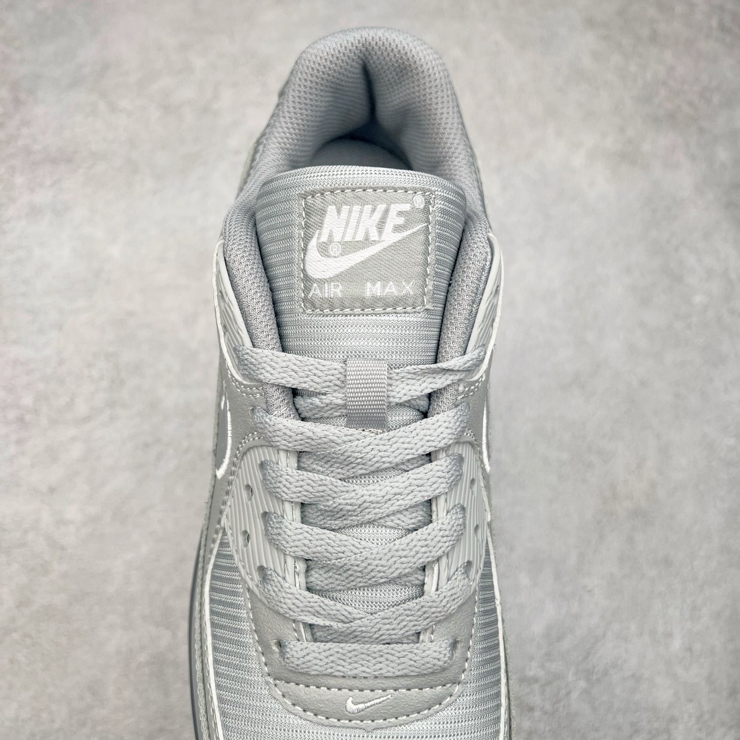 图片[5]-＃MX版 NK Air MAX 90 气垫复古减震跑步鞋 FJ4218-002 经典重温 独家陆续补货 外单专供大厂出品 品质稳定 一百余色 终端操作 Air Max 90于1990年推出 来自Air Max系列 在Air Max 1的基础上改进而得 增加了气垫面积 外型上也更为流线 最特別的就是加入了菱纹塑胶嵌板 为Air Max 90增添了许多潮流气息 皮革鞋面 造就出色耐穿性和支撑力 Max Air缓震配置搭配泡棉中底 令Air Max 90轻盈而舒适 华夫格橡胶外底 铸就Air Max 90非凡的抓地力 而Air Max 90不仅是一双跑鞋 它成功跨越了时间的演进 成为了球鞋文化与潮流圈中最熟为人知的鞋款之一 尺码：36 36.5 37.5 38 38.5 39 40 40.5 41 42 42.5 43 44 44.5 45-选品中心