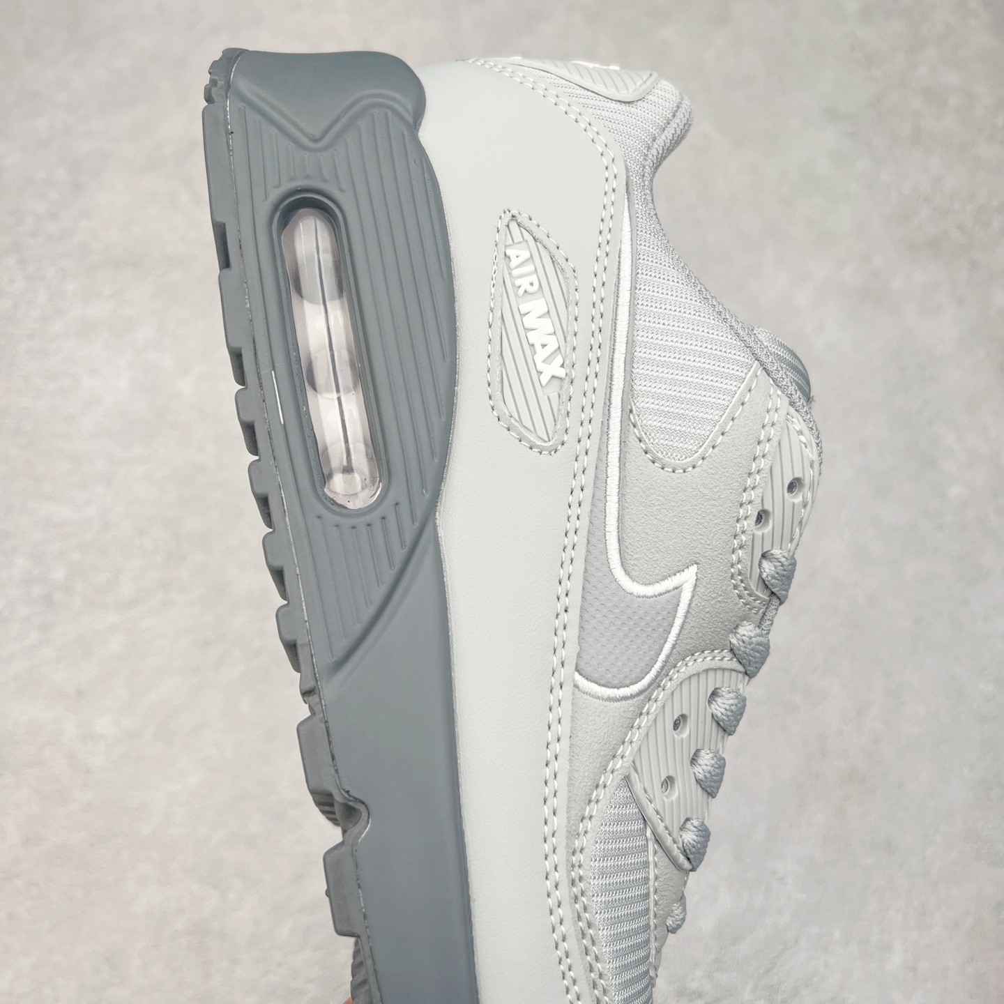 图片[6]-＃MX版 NK Air MAX 90 气垫复古减震跑步鞋 FJ4218-002 经典重温 独家陆续补货 外单专供大厂出品 品质稳定 一百余色 终端操作 Air Max 90于1990年推出 来自Air Max系列 在Air Max 1的基础上改进而得 增加了气垫面积 外型上也更为流线 最特別的就是加入了菱纹塑胶嵌板 为Air Max 90增添了许多潮流气息 皮革鞋面 造就出色耐穿性和支撑力 Max Air缓震配置搭配泡棉中底 令Air Max 90轻盈而舒适 华夫格橡胶外底 铸就Air Max 90非凡的抓地力 而Air Max 90不仅是一双跑鞋 它成功跨越了时间的演进 成为了球鞋文化与潮流圈中最熟为人知的鞋款之一 尺码：36 36.5 37.5 38 38.5 39 40 40.5 41 42 42.5 43 44 44.5 45-选品中心