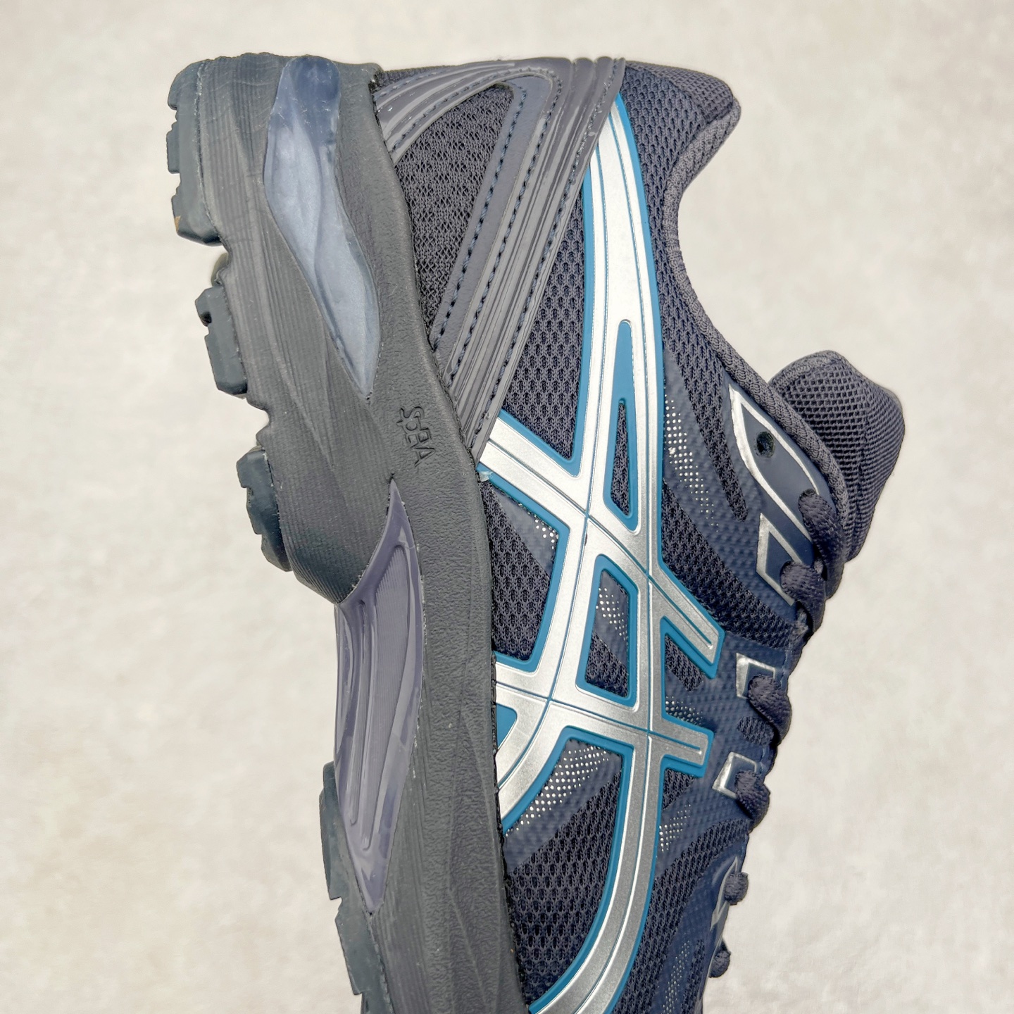 图片[6]-Asics Gel-Flux CN 亚瑟士时尚运动织物合成革减震透气低帮训练跑步鞋 全球知名运动品牌ASICS亚瑟士推出全新Gel-Flux CN是亚瑟士的一款缓冲跑鞋，其设计重在回弹性和舒适性，特殊的多重缓震结构，让鞋子充分吸收运动时的冲力，并提供优秀的回弹效果。尺码：36 37 37.5 38 39 40 40.5 41.5 42 42.5 43.5 44 44.5 45-选品中心