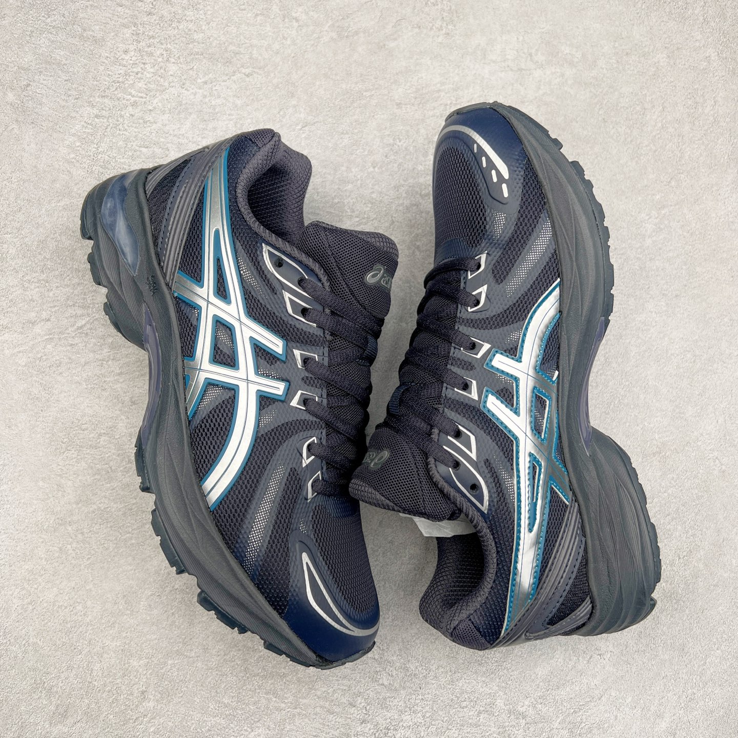 图片[3]-Asics Gel-Flux CN 亚瑟士时尚运动织物合成革减震透气低帮训练跑步鞋 全球知名运动品牌ASICS亚瑟士推出全新Gel-Flux CN是亚瑟士的一款缓冲跑鞋，其设计重在回弹性和舒适性，特殊的多重缓震结构，让鞋子充分吸收运动时的冲力，并提供优秀的回弹效果。尺码：36 37 37.5 38 39 40 40.5 41.5 42 42.5 43.5 44 44.5 45-选品中心