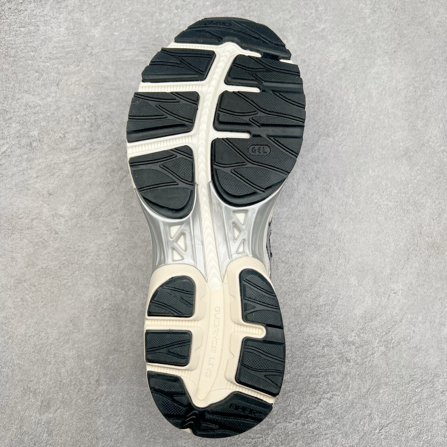 图片[9]-Asics Gel-Flux CN 亚瑟士时尚运动织物合成革减震透气低帮训练跑步鞋 全球知名运动品牌ASICS亚瑟士推出全新Gel-Flux CN是亚瑟士的一款缓冲跑鞋，其设计重在回弹性和舒适性，特殊的多重缓震结构，让鞋子充分吸收运动时的冲力，并提供优秀的回弹效果。尺码：36 37 37.5 38 39 40 40.5 41.5 42 42.5 43.5 44 44.5 45-选品中心