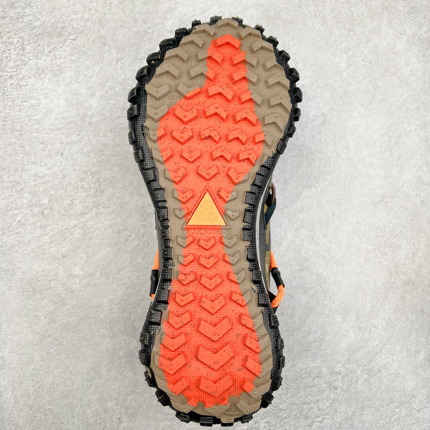 图片[9]-＃纯原福利 NK ACG Mountain Fly SE 复古潮流户外登山鞋防水慢跑鞋 全新来袭 该款沿袭前代高帮版型的设计传统 轻盈鞋面结合灵巧的脚踝包裹设计 为双足打造出一体化的舒适脚感 助力轻松畅行 中底融入柔软的React泡棉与Vaporfiy 科技 让你在岩石小径徒步时也像行走在都市般轻松舒适 粘性橡胶大底铸就了攀岩级别的出众抓地力 助你从容面对各种环境挑战 尺码：36 36.5 37.5 38 38.5 39 40 40.5 41 42 42.5 43 44 44.5 45 46-选品中心