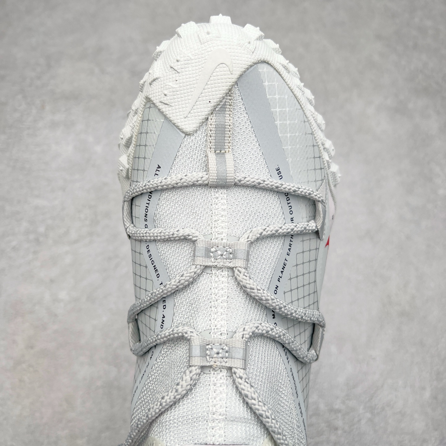 图片[4]-＃纯原福利 NK ACG Mountain Fly SE 复古潮流户外登山鞋防水慢跑鞋 全新来袭 该款沿袭前代高帮版型的设计传统 轻盈鞋面结合灵巧的脚踝包裹设计 为双足打造出一体化的舒适脚感 助力轻松畅行 中底融入柔软的React泡棉与Vaporfiy 科技 让你在岩石小径徒步时也像行走在都市般轻松舒适 粘性橡胶大底铸就了攀岩级别的出众抓地力 助你从容面对各种环境挑战 尺码：36 36.5 37.5 38 38.5 39 40 40.5 41 42 42.5 43 44 44.5 45 46-选品中心