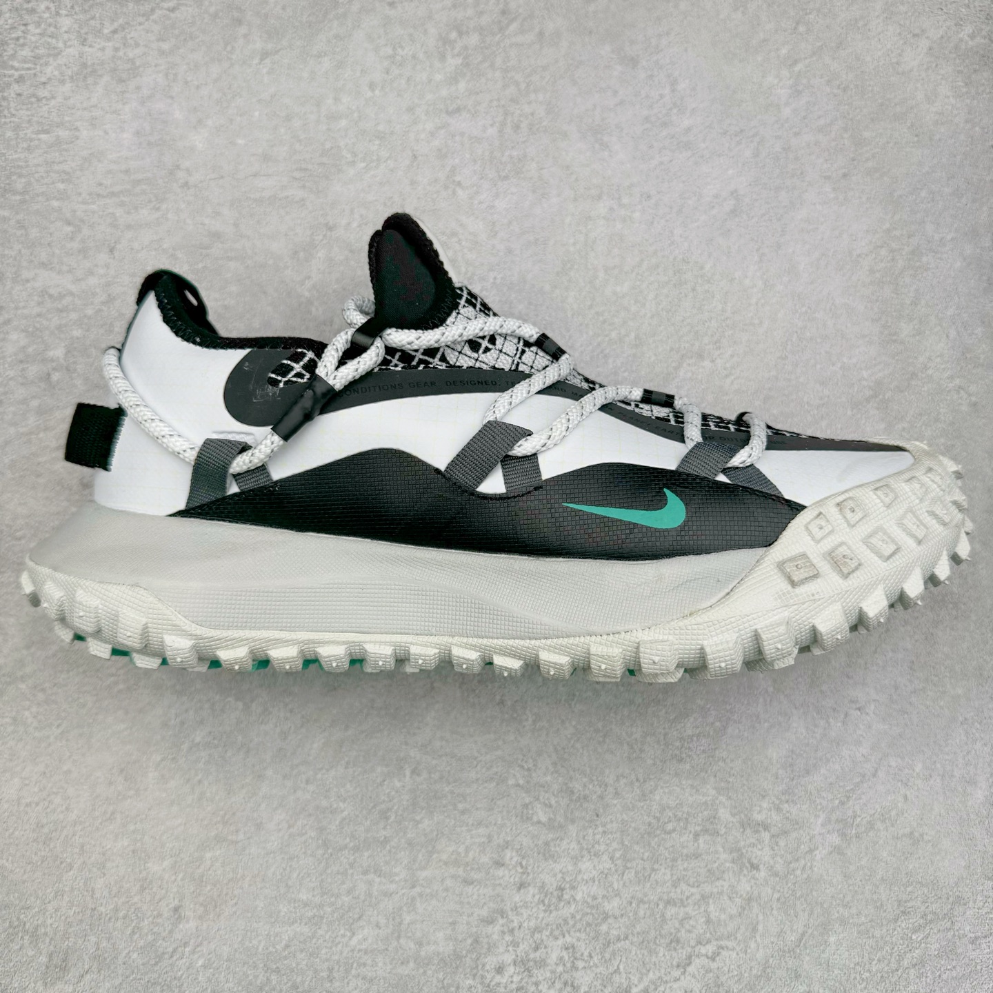 图片[8]-＃纯原福利 NK ACG Mountain Fly SE 复古潮流户外登山鞋防水慢跑鞋 全新来袭 该款沿袭前代高帮版型的设计传统 轻盈鞋面结合灵巧的脚踝包裹设计 为双足打造出一体化的舒适脚感 助力轻松畅行 中底融入柔软的React泡棉与Vaporfiy 科技 让你在岩石小径徒步时也像行走在都市般轻松舒适 粘性橡胶大底铸就了攀岩级别的出众抓地力 助你从容面对各种环境挑战 尺码：36 36.5 37.5 38 38.5 39 40 40.5 41 42 42.5 43 44 44.5 45 46-选品中心