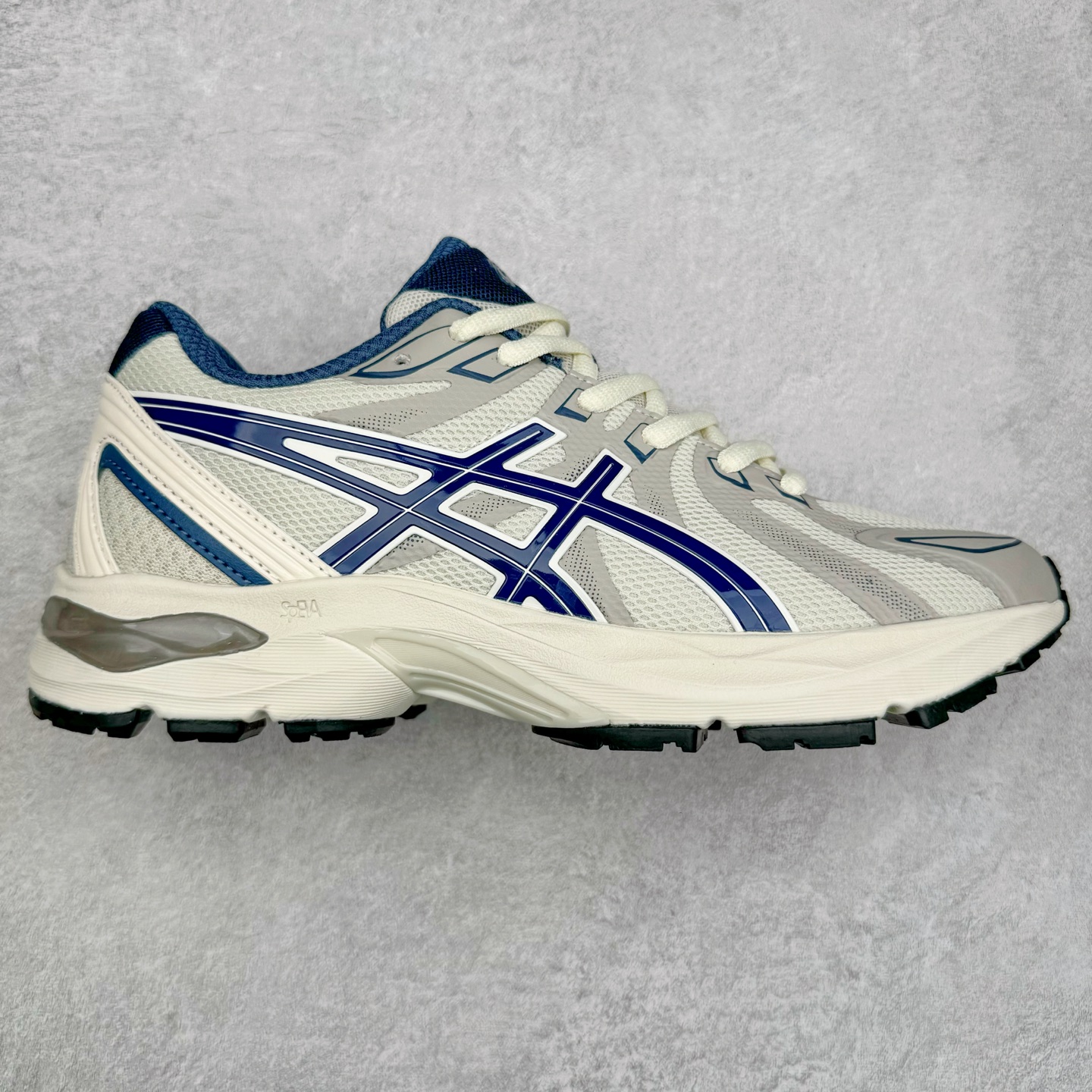 Asics Gel-Flux CN 亚瑟士时尚运动织物合成革减震透气低帮训练跑步鞋 全球知名运动品牌ASICS亚瑟士推出全新Gel-Flux CN是亚瑟士的一款缓冲跑鞋,其设计重在回弹性和舒适性,特殊的多重缓震结构,让鞋子充分吸收运动时的冲力,并提供优秀的回弹效果。尺码:36 37 37.5 38 39 40 40.5 41.5 42 42.5 43.5 44 44.5 45-选品中心