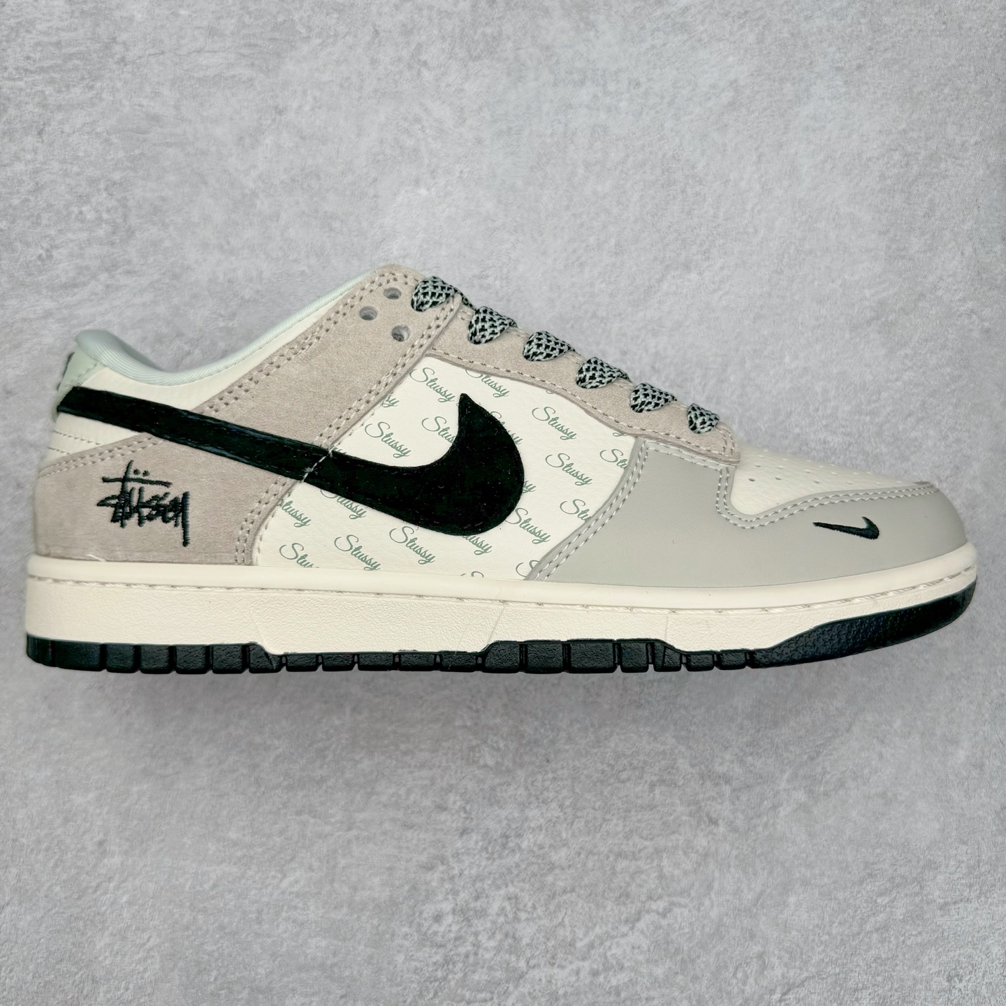 NK Dunk Low 定制配色 XX2025-901 大厂出品 极力推荐 原装头层材料 独家版型蒸餾加工帶來的是更好的视觉和脚感体验大厂纯原品质出货 清洁度 电绣工艺 皮料切割干净无任何毛边 细节完美 尺码：36 36.5 37.5 38 38.5 39 40 40.5 41 42 42.5 43 44 44.5 45-选品中心