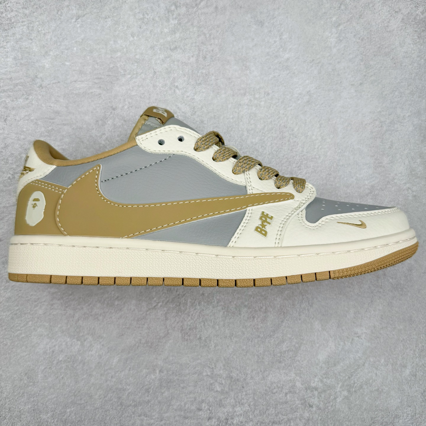TS x Air Jordan AJ1 Low 倒钩低帮联名定制配色 DIY6188-003 原厂内置气垫魔块 A模大底 头层小牛皮 鞋舌AJ原厂专用牛津布+AJ专用反口珍珠布+原厂无杂质高弹内里海棉+特殊封边弹力鞋带 尺码：36 36.5 37.5 38 38.5 39 40 40.5 41 42 42.5 43 44 44.5 45 46 47.5-选品中心