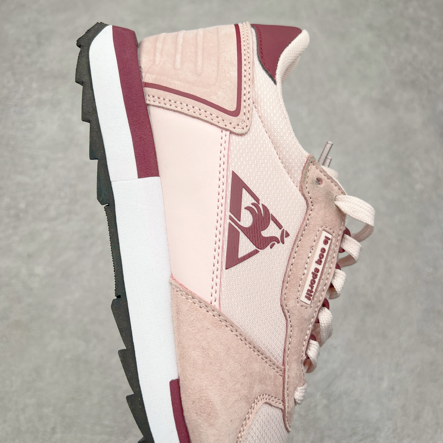 图片[6]-Le Coq Sportif🔺法国公鸡蒙贝利尔经典运动休闲鞋 选用牛皮革面料 搭配反绒皮装饰 高弹性的泡棉中底带来完美的穿着体验 尺码：36 37 38 39 40 41 42 43 44 45-选品中心