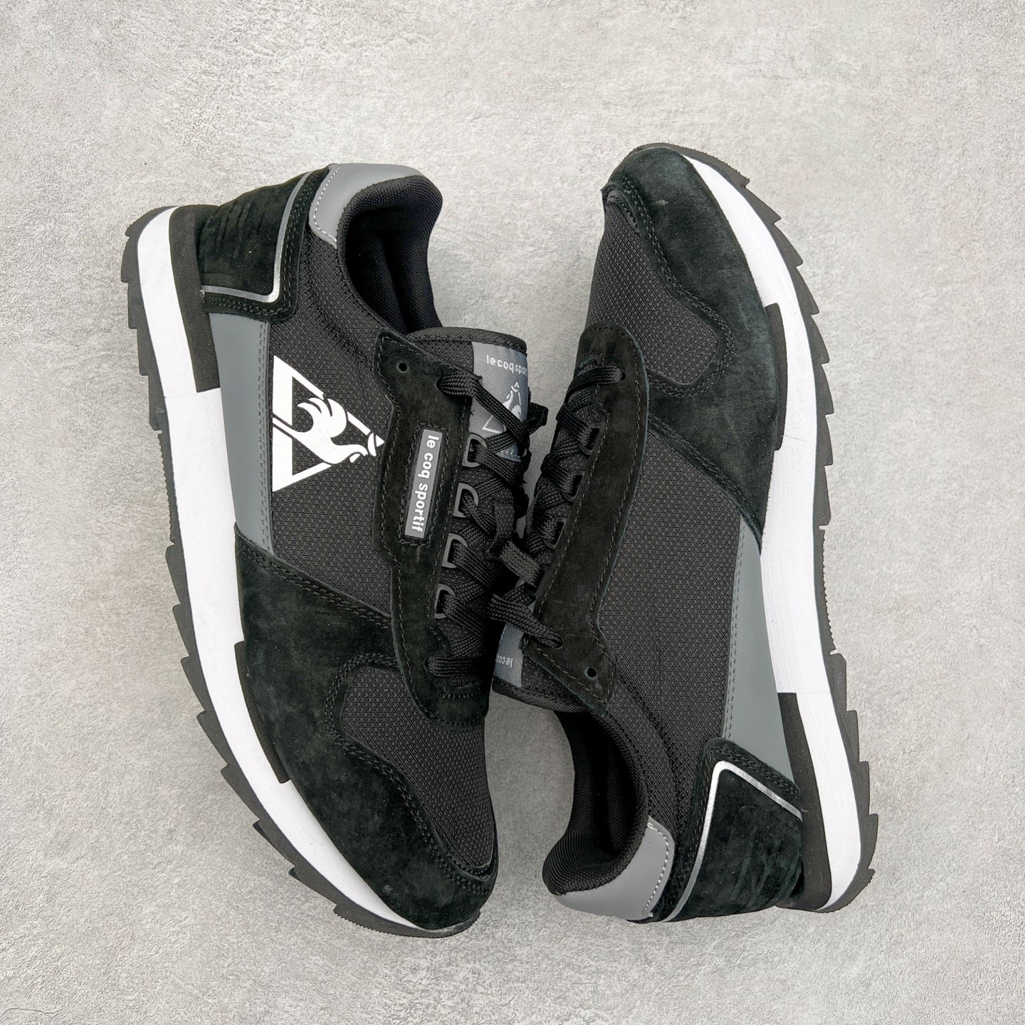 图片[3]-Le Coq Sportif🔺法国公鸡蒙贝利尔经典运动休闲鞋 选用牛皮革面料 搭配反绒皮装饰 高弹性的泡棉中底带来完美的穿着体验 尺码：36 37 38 39 40 41 42 43 44 45-选品中心