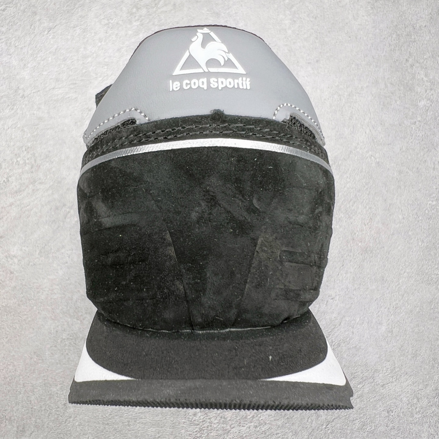图片[8]-Le Coq Sportif🔺法国公鸡蒙贝利尔经典运动休闲鞋 选用牛皮革面料 搭配反绒皮装饰 高弹性的泡棉中底带来完美的穿着体验 尺码：36 37 38 39 40 41 42 43 44 45-选品中心