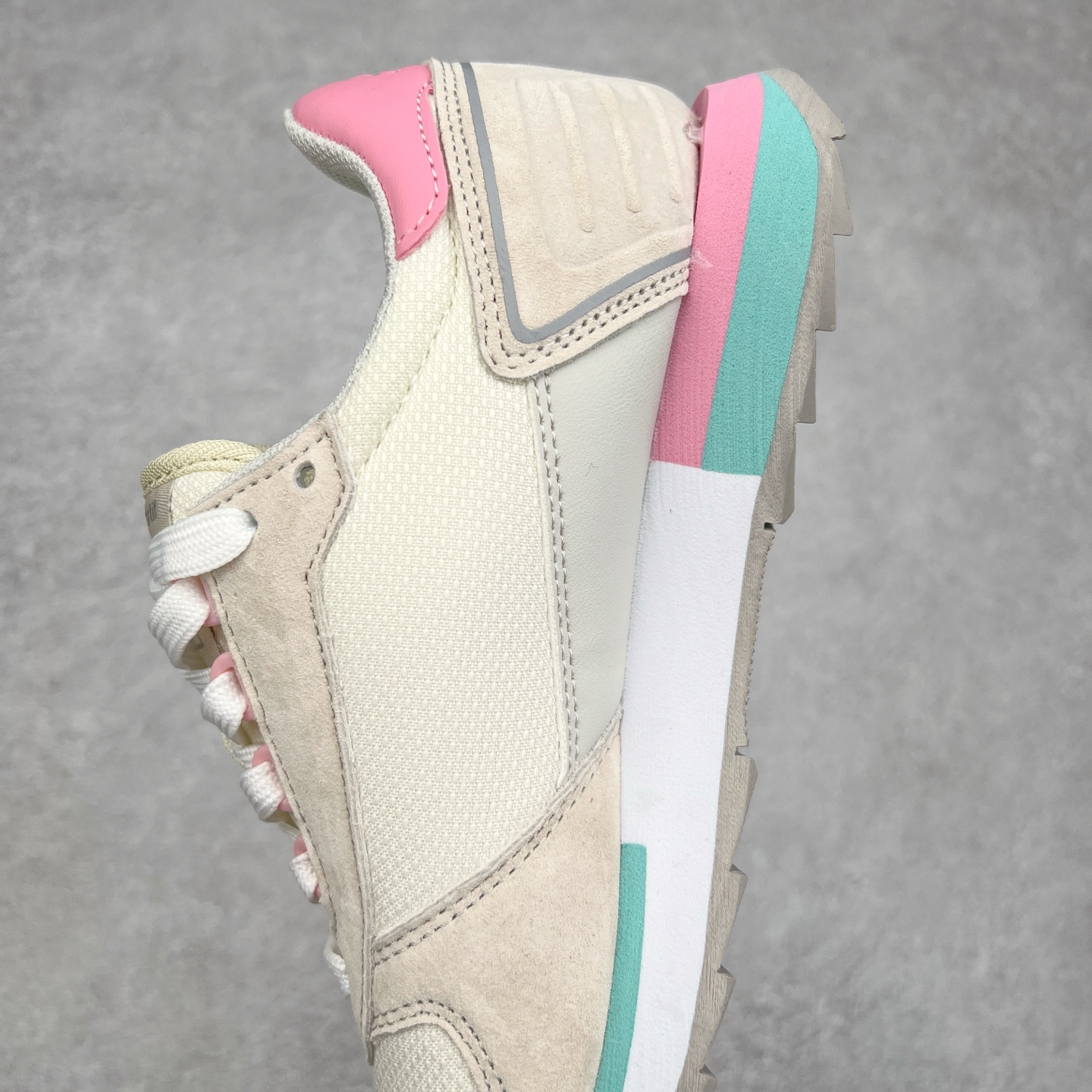 图片[7]-Le Coq Sportif🔺法国公鸡蒙贝利尔经典运动休闲鞋 选用牛皮革面料 搭配反绒皮装饰 高弹性的泡棉中底带来完美的穿着体验 尺码：36 37 38 39 40 41 42 43 44 45-选品中心