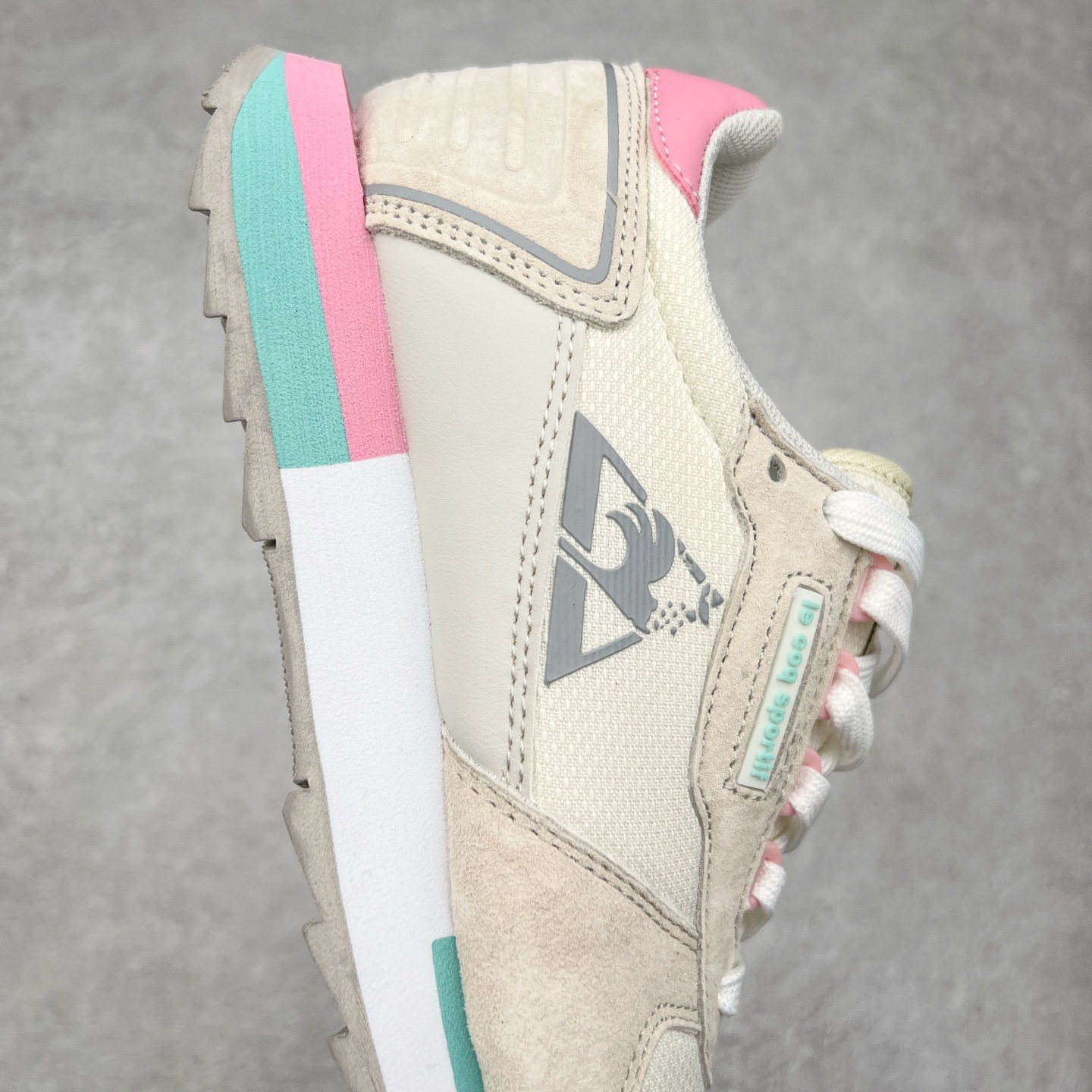 图片[6]-Le Coq Sportif🔺法国公鸡蒙贝利尔经典运动休闲鞋 选用牛皮革面料 搭配反绒皮装饰 高弹性的泡棉中底带来完美的穿着体验 尺码：36 37 38 39 40 41 42 43 44 45-选品中心