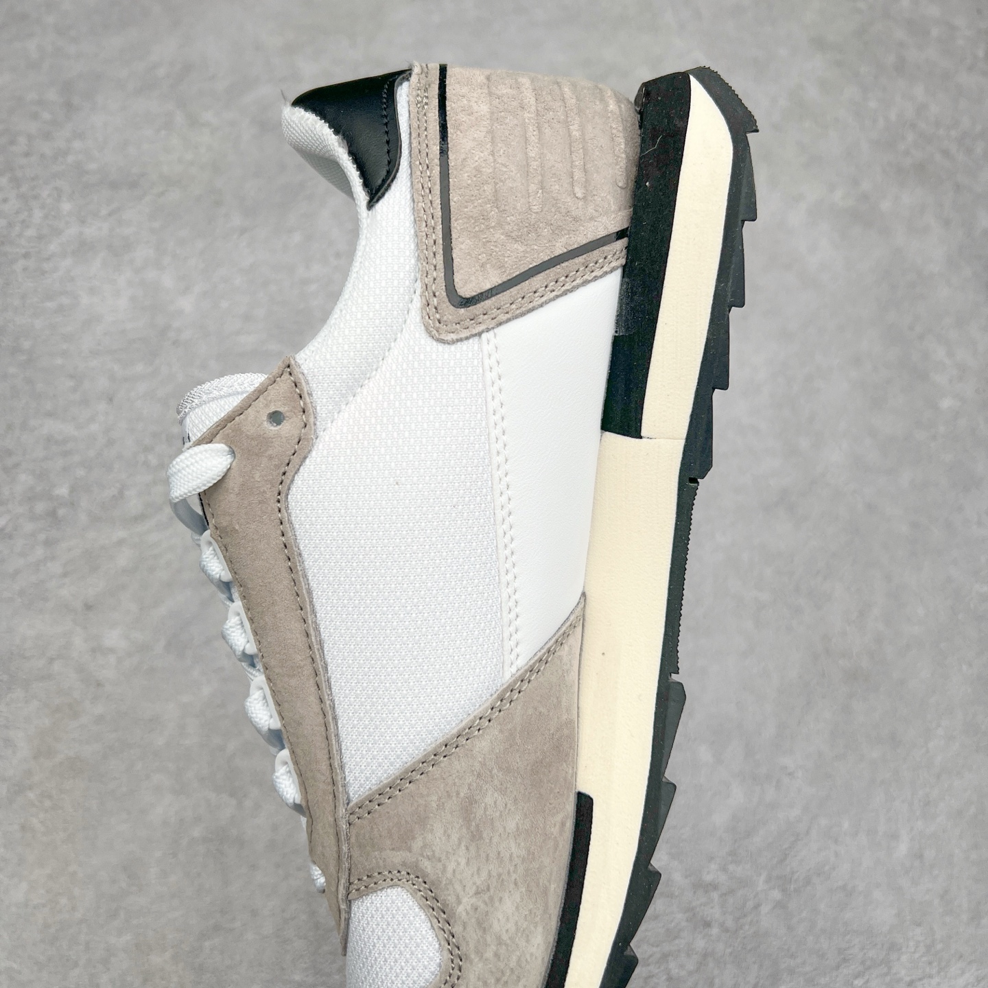 图片[7]-Le Coq Sportif🔺法国公鸡蒙贝利尔经典运动休闲鞋 选用牛皮革面料 搭配反绒皮装饰 高弹性的泡棉中底带来完美的穿着体验 尺码：36 37 38 39 40 41 42 43 44 45-选品中心