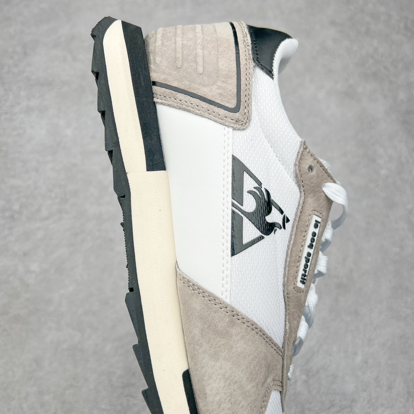 图片[6]-Le Coq Sportif🔺法国公鸡蒙贝利尔经典运动休闲鞋 选用牛皮革面料 搭配反绒皮装饰 高弹性的泡棉中底带来完美的穿着体验 尺码：36 37 38 39 40 41 42 43 44 45-选品中心