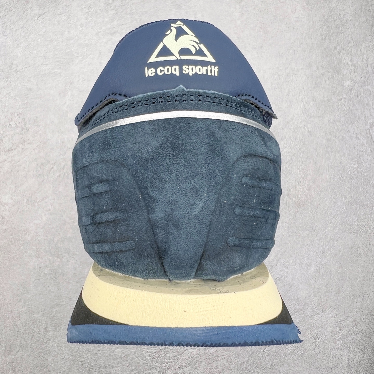 图片[8]-Le Coq Sportif🔺法国公鸡蒙贝利尔经典运动休闲鞋 选用牛皮革面料 搭配反绒皮装饰 高弹性的泡棉中底带来完美的穿着体验 尺码：36 37 38 39 40 41 42 43 44 45-选品中心