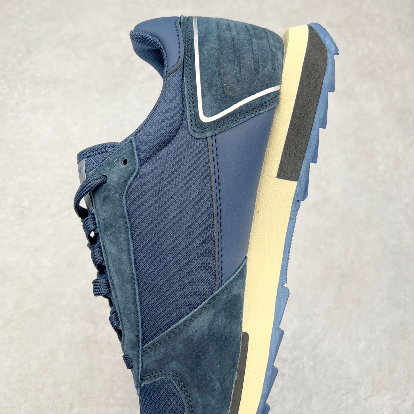 图片[7]-Le Coq Sportif🔺法国公鸡蒙贝利尔经典运动休闲鞋 选用牛皮革面料 搭配反绒皮装饰 高弹性的泡棉中底带来完美的穿着体验 尺码：36 37 38 39 40 41 42 43 44 45-选品中心