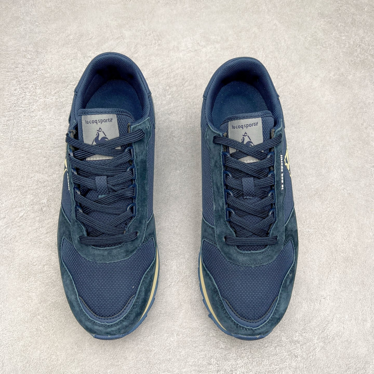 图片[2]-Le Coq Sportif🔺法国公鸡蒙贝利尔经典运动休闲鞋 选用牛皮革面料 搭配反绒皮装饰 高弹性的泡棉中底带来完美的穿着体验 尺码：36 37 38 39 40 41 42 43 44 45-选品中心