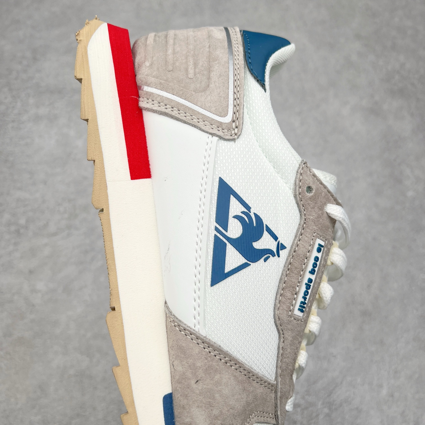 图片[6]-Le Coq Sportif🔺法国公鸡蒙贝利尔经典运动休闲鞋 选用牛皮革面料 搭配反绒皮装饰 高弹性的泡棉中底带来完美的穿着体验 尺码：36 37 38 39 40 41 42 43 44 45-选品中心
