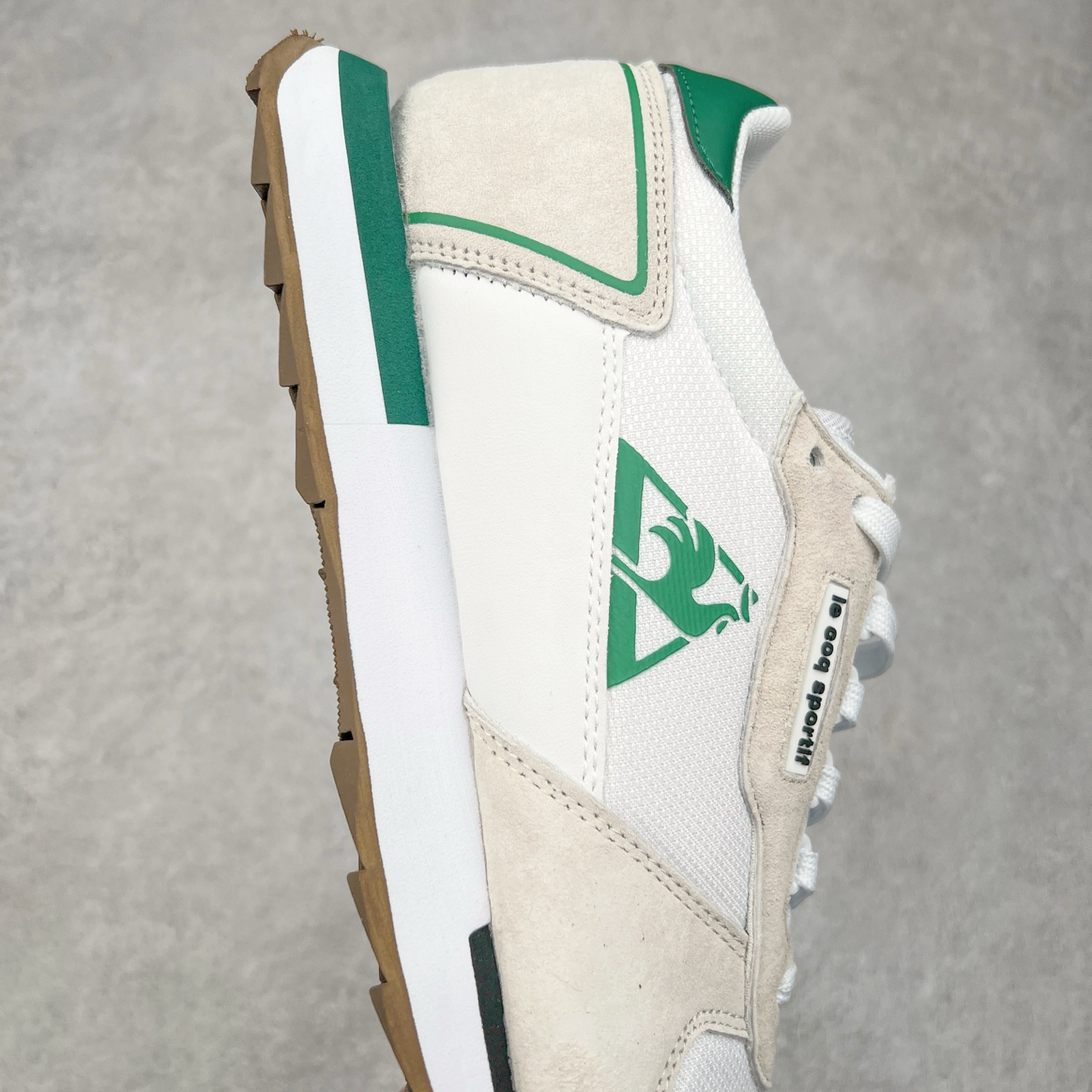 图片[6]-Le Coq Sportif🔺法国公鸡蒙贝利尔经典运动休闲鞋 选用牛皮革面料 搭配反绒皮装饰 高弹性的泡棉中底带来完美的穿着体验 尺码：36 37 38 39 40 41 42 43 44 45-选品中心