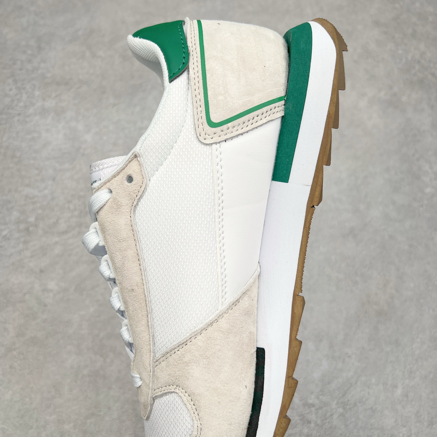 图片[7]-Le Coq Sportif🔺法国公鸡蒙贝利尔经典运动休闲鞋 选用牛皮革面料 搭配反绒皮装饰 高弹性的泡棉中底带来完美的穿着体验 尺码：36 37 38 39 40 41 42 43 44 45-选品中心