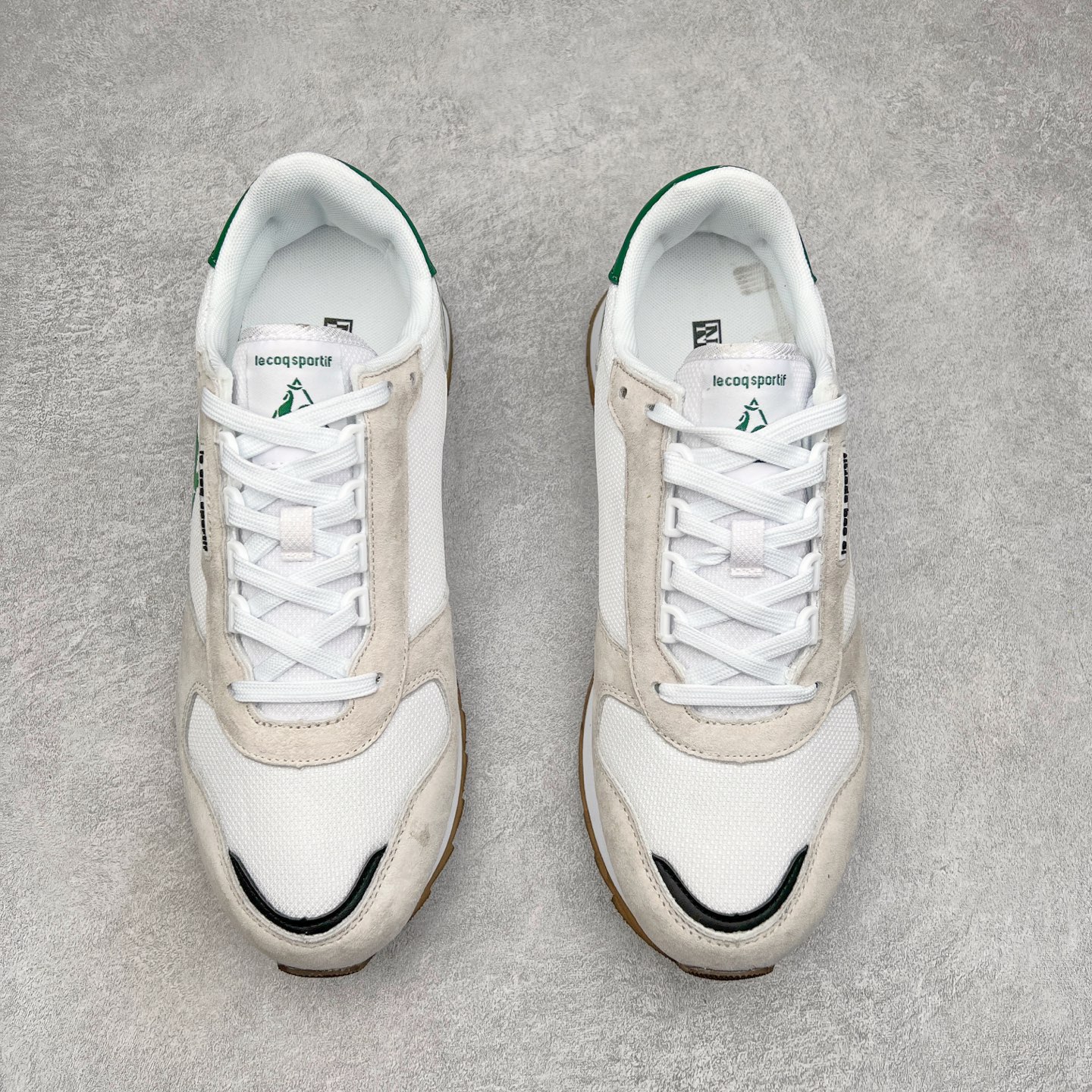 图片[2]-Le Coq Sportif🔺法国公鸡蒙贝利尔经典运动休闲鞋 选用牛皮革面料 搭配反绒皮装饰 高弹性的泡棉中底带来完美的穿着体验 尺码：36 37 38 39 40 41 42 43 44 45-选品中心