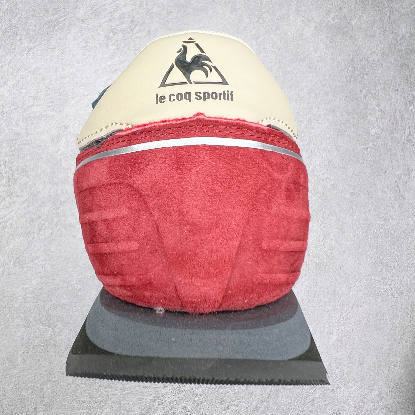 图片[8]-Le Coq Sportif🔺法国公鸡蒙贝利尔经典运动休闲鞋 选用牛皮革面料 搭配反绒皮装饰 高弹性的泡棉中底带来完美的穿着体验 尺码：36 37 38 39 40 41 42 43 44 45-选品中心