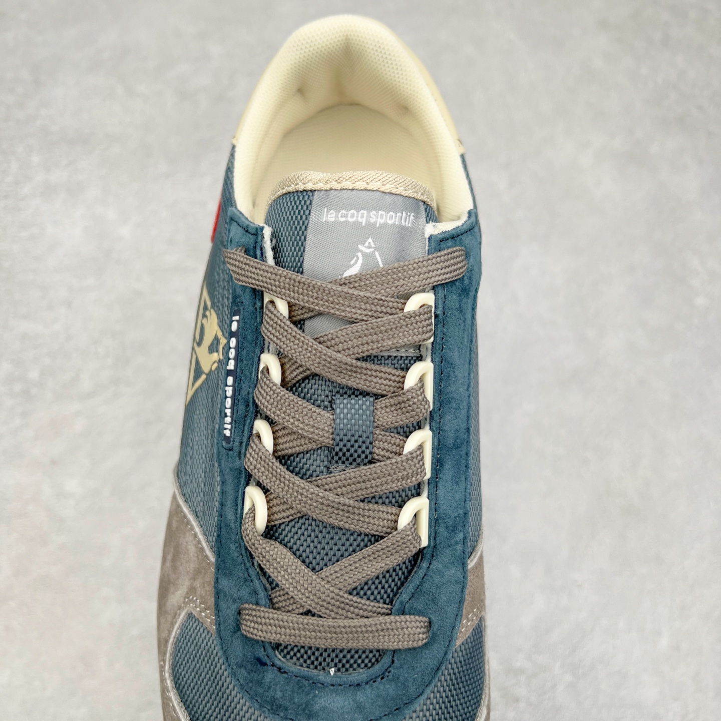 图片[5]-Le Coq Sportif🔺法国公鸡蒙贝利尔经典运动休闲鞋 选用牛皮革面料 搭配反绒皮装饰 高弹性的泡棉中底带来完美的穿着体验 尺码：36 37 38 39 40 41 42 43 44 45-选品中心