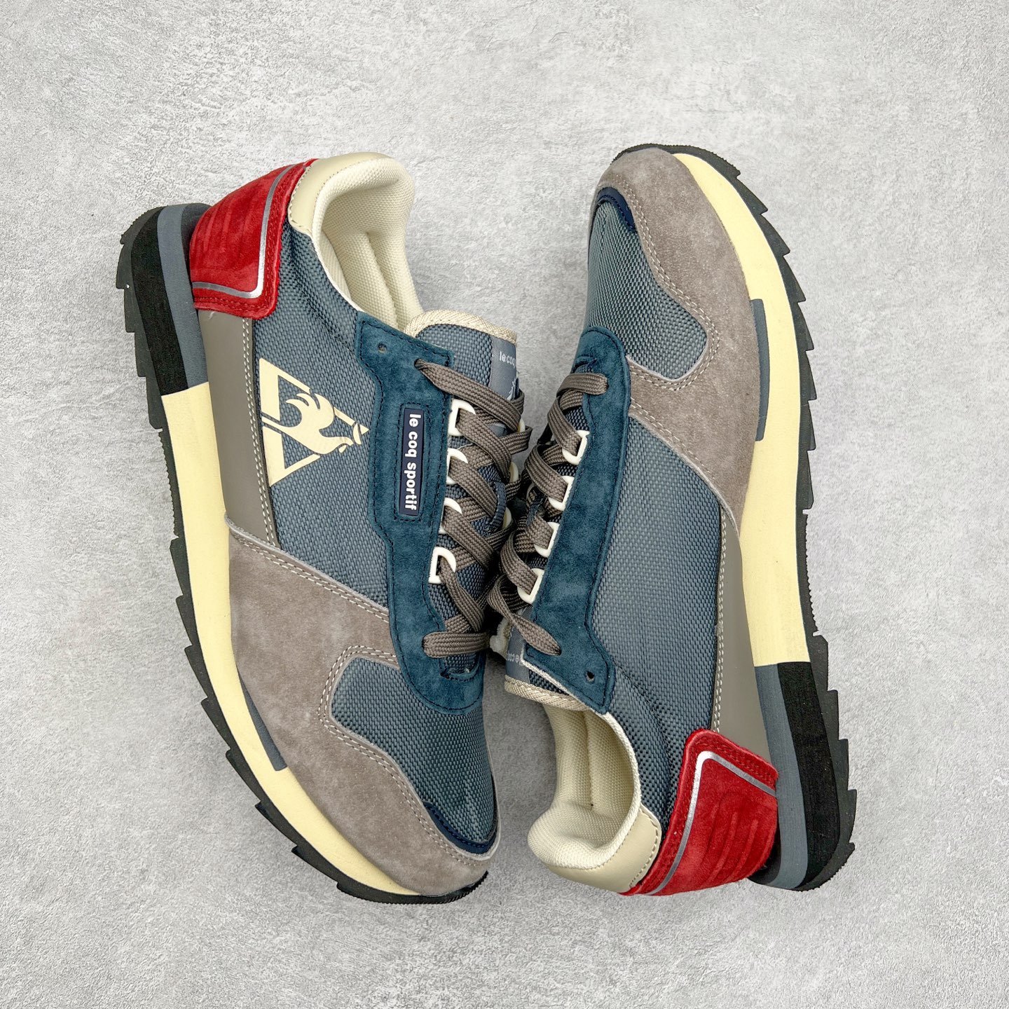 图片[3]-Le Coq Sportif🔺法国公鸡蒙贝利尔经典运动休闲鞋 选用牛皮革面料 搭配反绒皮装饰 高弹性的泡棉中底带来完美的穿着体验 尺码：36 37 38 39 40 41 42 43 44 45-选品中心