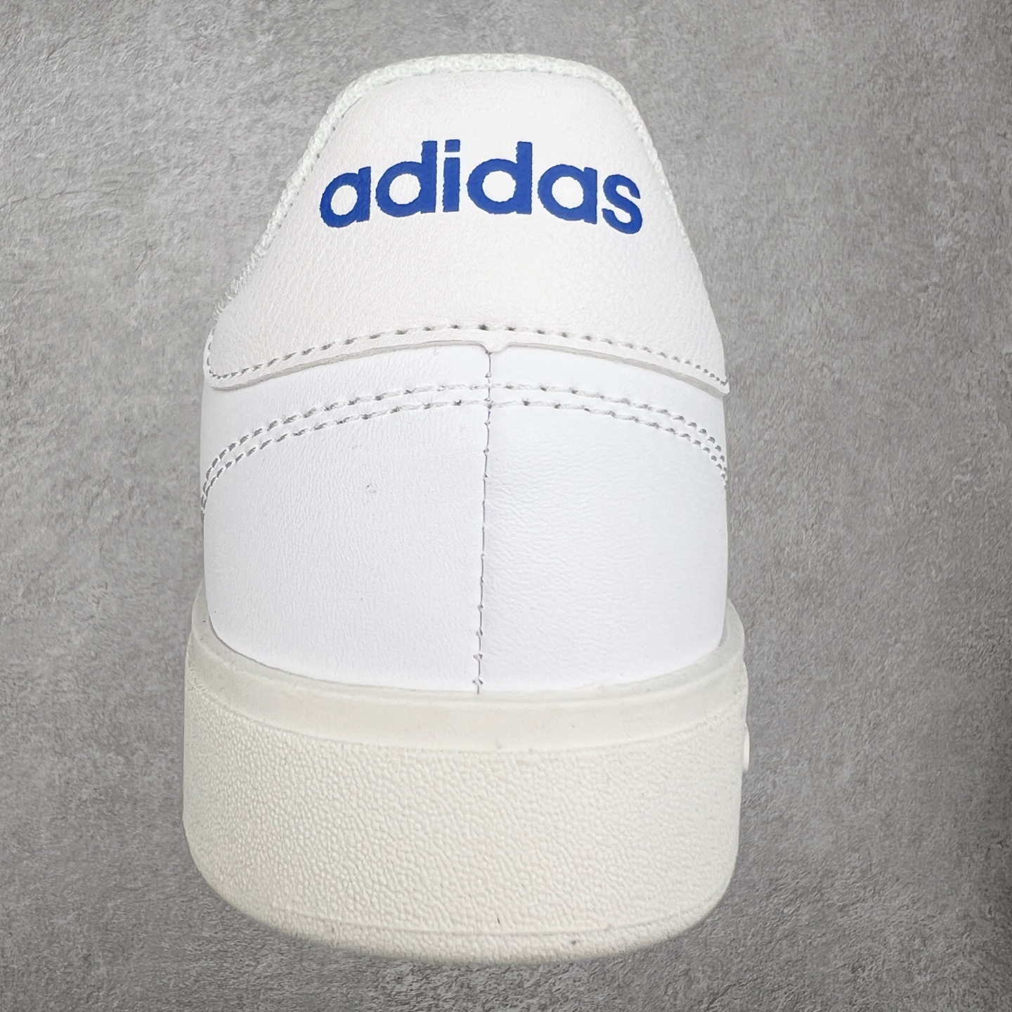 图片[8]-AD Grand Court Base 00s 复古轻便休闲低帮板鞋 GW9252 整双鞋以传统的低帮呈现的清新造型 鞋头优先头层反毛皮 防滑耐磨大底 并且厚度十分可观 相信可以将脚感与增高效果双双拿捏 尺码：36 36.5 37 38 38.5 39 40 40.5 41 42 42.5 43 44 45-选品中心