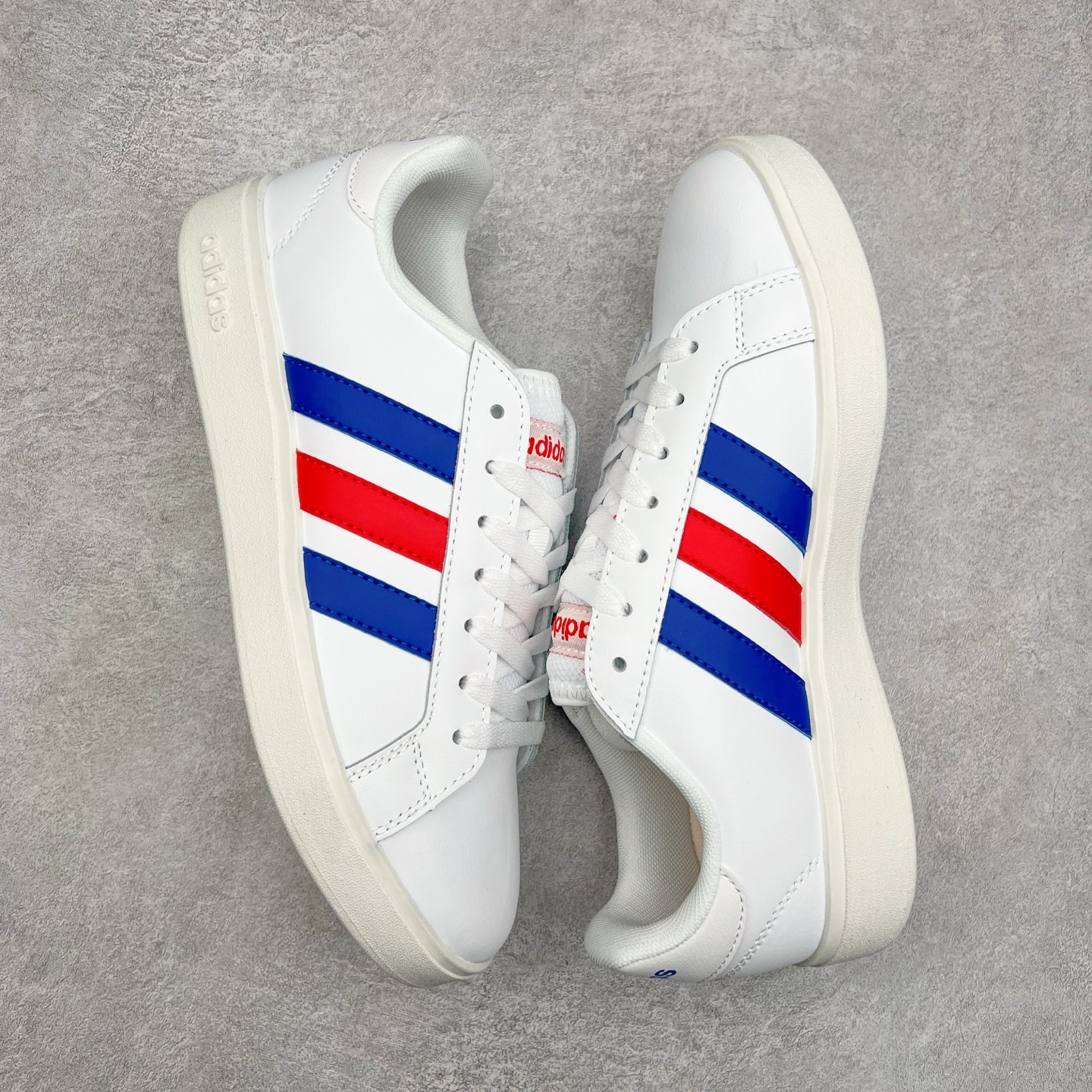 图片[3]-AD Grand Court Base 00s 复古轻便休闲低帮板鞋 GW9252 整双鞋以传统的低帮呈现的清新造型 鞋头优先头层反毛皮 防滑耐磨大底 并且厚度十分可观 相信可以将脚感与增高效果双双拿捏 尺码：36 36.5 37 38 38.5 39 40 40.5 41 42 42.5 43 44 45-选品中心