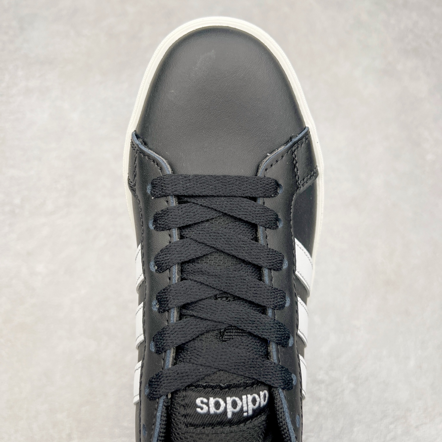 图片[4]-AD Grand Court Base 00s 复古轻便休闲低帮板鞋 GW9251 整双鞋以传统的低帮呈现的清新造型 鞋头优先头层反毛皮 防滑耐磨大底 并且厚度十分可观 相信可以将脚感与增高效果双双拿捏 尺码：36 36.5 37 38 38.5 39 40 40.5 41 42 42.5 43 44 45-选品中心