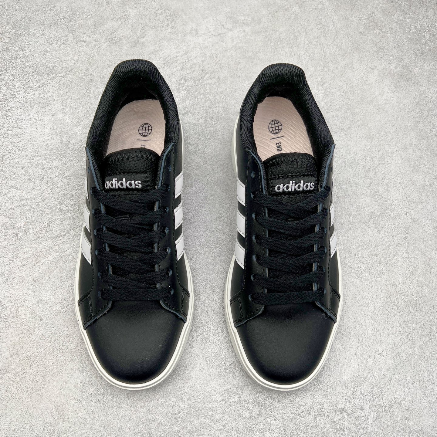 图片[2]-AD Grand Court Base 00s 复古轻便休闲低帮板鞋 GW9251 整双鞋以传统的低帮呈现的清新造型 鞋头优先头层反毛皮 防滑耐磨大底 并且厚度十分可观 相信可以将脚感与增高效果双双拿捏 尺码：36 36.5 37 38 38.5 39 40 40.5 41 42 42.5 43 44 45-选品中心