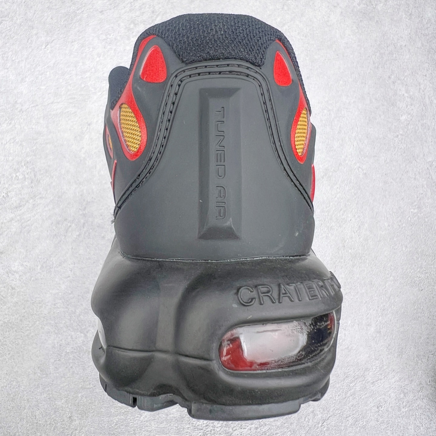 图片[8]-＃MX NK Air Max Plus Drift 复古气垫跑鞋 FD4748-003 中底造型大部分保留，仅在前段追加了加固上翻 鞋面的经典轮廓得以重塑 带来更契合现代审美的外观 整双鞋采用撞色妆点 鞋面采用网眼布和皮革材质打造 鞋舌处带有 3M 反光科技 鞋垫处和鞋后跟印有 “TN” 字样 彰显鞋款身份 配置方面中底搭载 Air Max 科技 保证了日常穿着的缓震性 尺码：36 36.5 37.5 38 38.5 39 40 40.5 41 42 42.5 43 44 44.5 45-选品中心