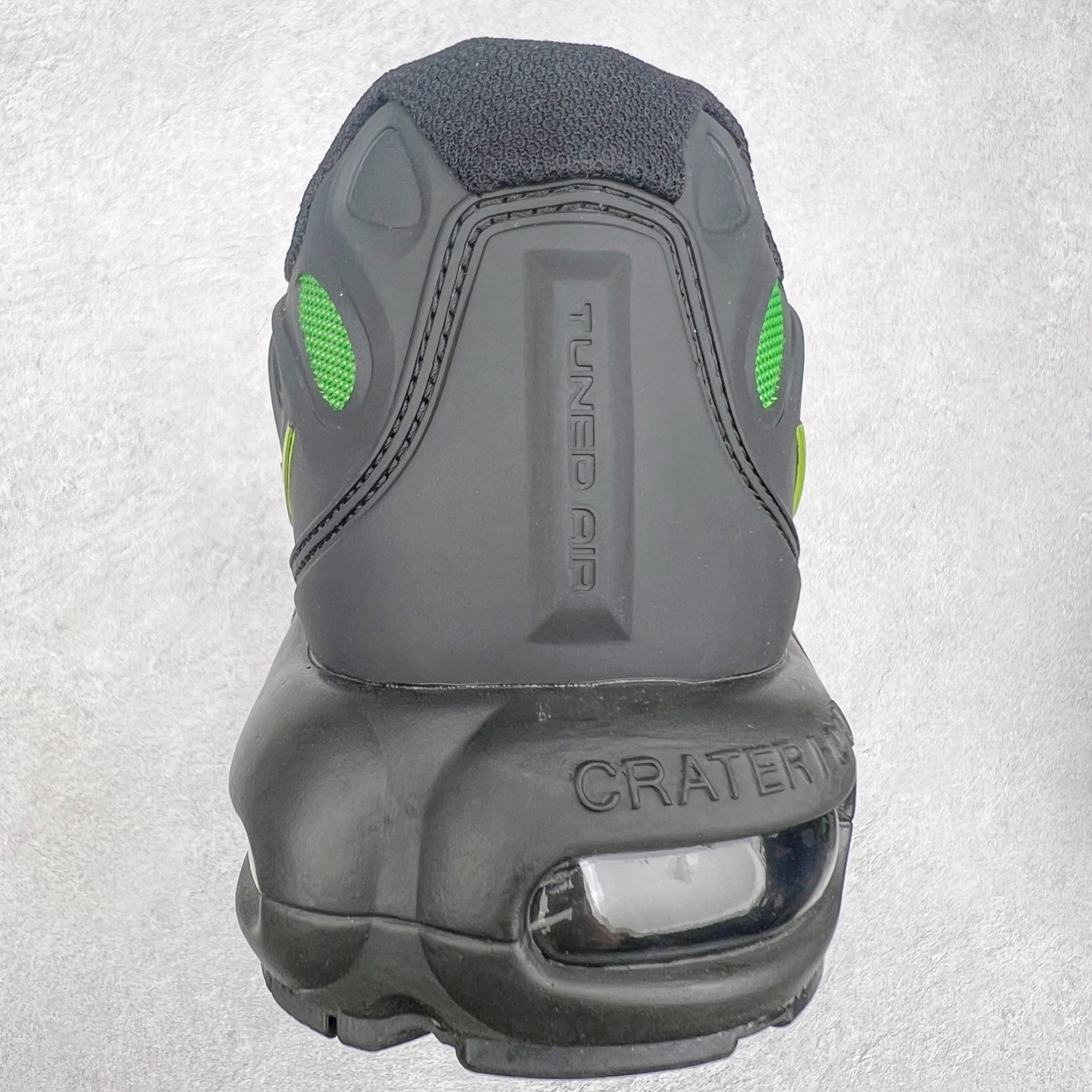 图片[8]-＃MX NK Air Max Plus Drift 复古气垫跑鞋 FD4748-011 中底造型大部分保留，仅在前段追加了加固上翻 鞋面的经典轮廓得以重塑 带来更契合现代审美的外观 整双鞋采用撞色妆点 鞋面采用网眼布和皮革材质打造 鞋舌处带有 3M 反光科技 鞋垫处和鞋后跟印有 “TN” 字样 彰显鞋款身份 配置方面中底搭载 Air Max 科技 保证了日常穿着的缓震性 尺码：36 36.5 37.5 38 38.5 39 40 40.5 41 42 42.5 43 44 44.5 45-选品中心