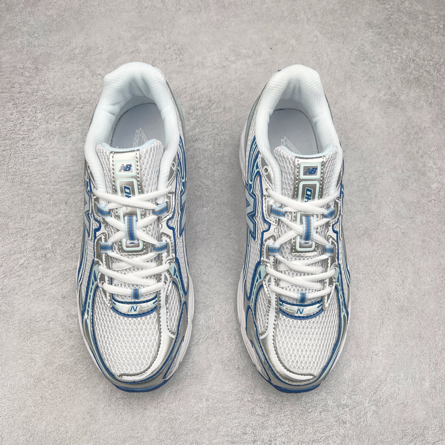 图片[2]-＃福利特价 New Balance MR740 NB新百伦系列复古老爹风休闲运动慢跑鞋 采用轻质牛剖革拼接透气网眼衬垫织物鞋面材质 T-Beam大底提供足步弓支撑 保持步态稳定#后跟搭载外露缓震胶 鞋身整体以各种深浅不一的灰色覆盖 鞋头以淡蓝色调装饰，网眼衬垫通过不规律的色块实现做旧的美感 泛黄的鞋底更是进一步增添了复古气息 尺码：36 37 37.5 38 38.5 39.5 40 40.5 41.5 42 42.5 43 44 45-选品中心