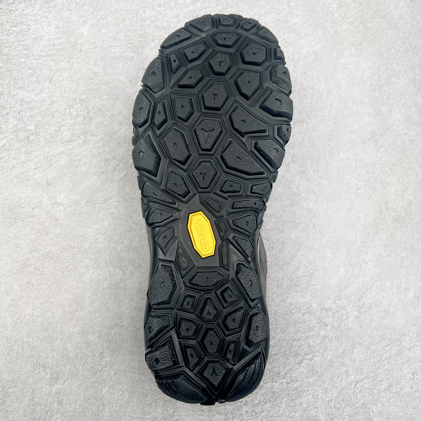 图片[9]-The North Face 北面 乐斯菲斯户外运动休闲登山鞋越野徒步鞋 广东大厂品质 面料采用进口磨砂牛皮 鞋底采用Vibram黄金大底 专门为鞋底设计的橡胶以出色的耐磨性 良好的防滑性或得不少户外运动爱好者的喜欢 专业户外登山品牌（北面）The North Face自1966年创立，由两位热爱登山徒步的年轻登山者于美西旧金山开创，不断透过研发与创新，并且将最先进的技术结合在服装与鞋款设计，生产多种外型帅气且专业能力非常强的户外运动装备而备受欢迎。尺码：40-45（运动鞋码）-选品中心